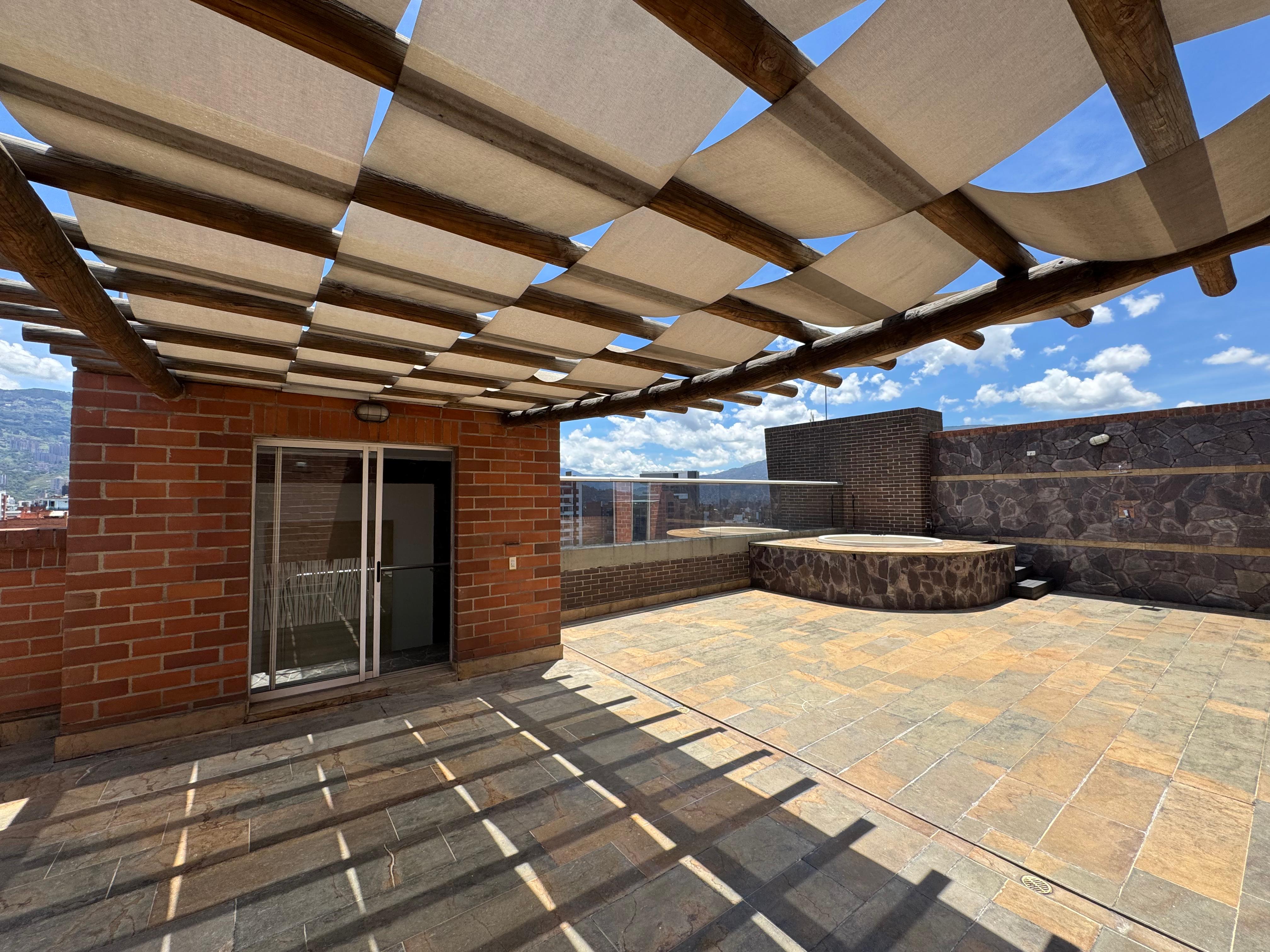 ARRIENDO PENTHOUSE DÚPLEX - LAURELES