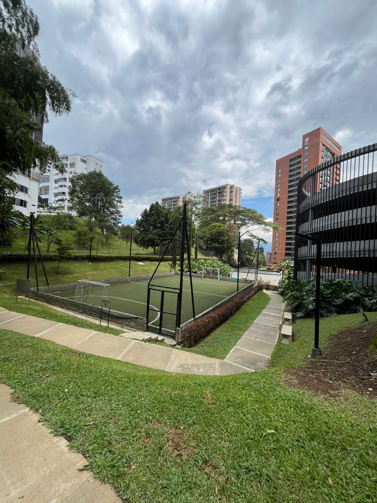 ARRIENDO APARTAMENTO - POBLADO LOS GONZALEZ