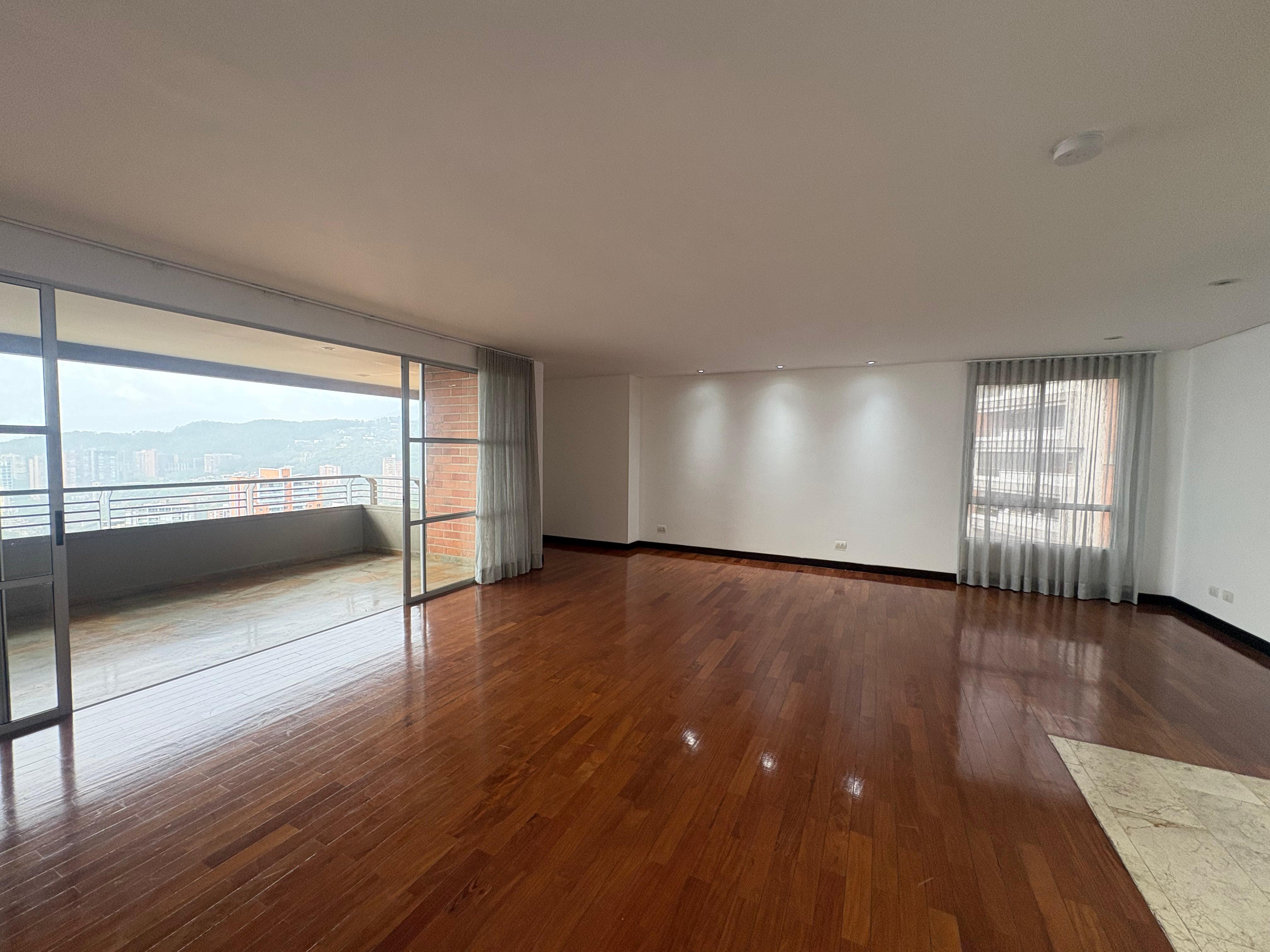 ARRIENDO APARTAMENTO, POBLADO CALERA