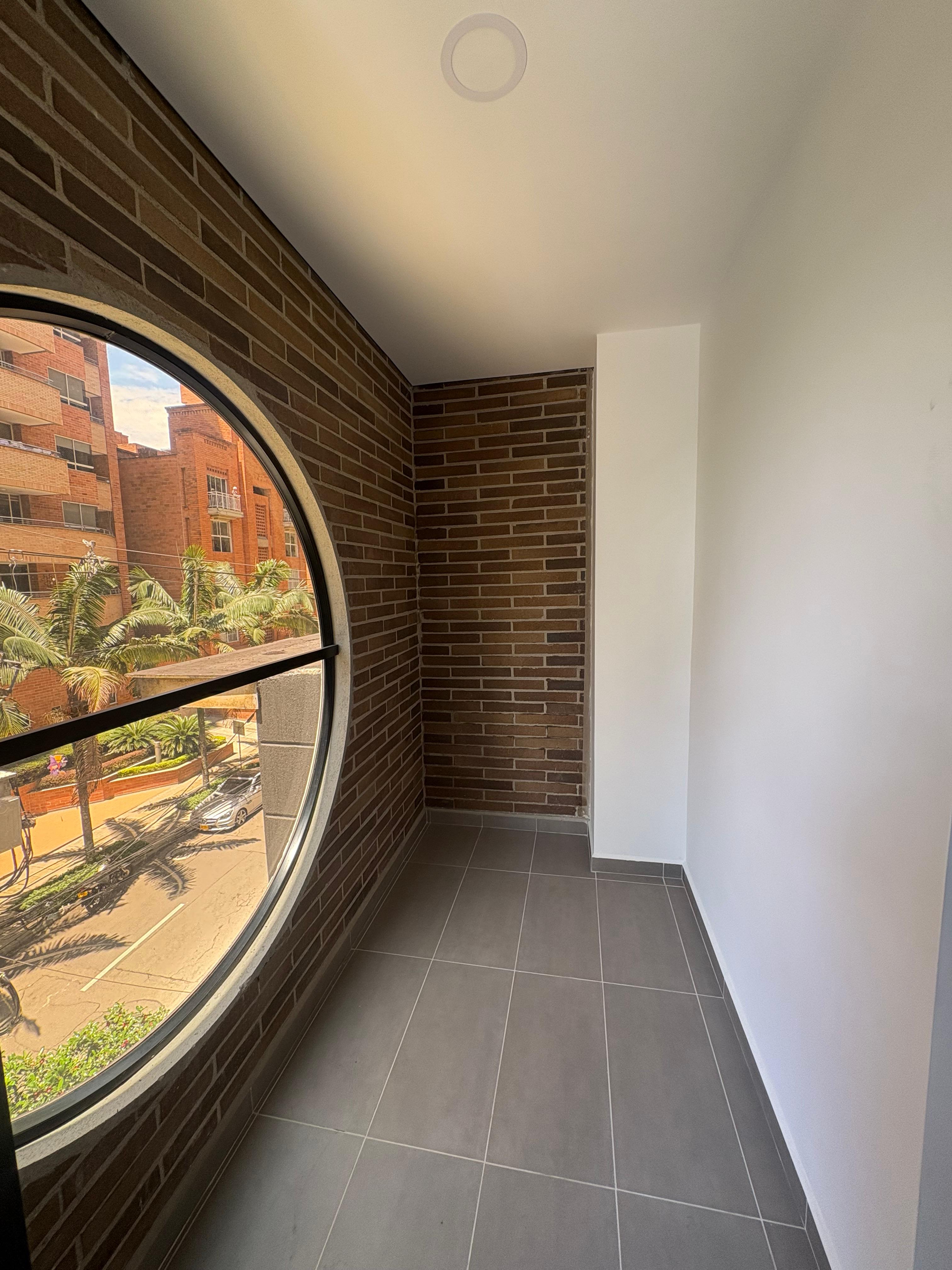 ARRIENDO APARTAMENTO, LAURELES PARA ESTRENAR