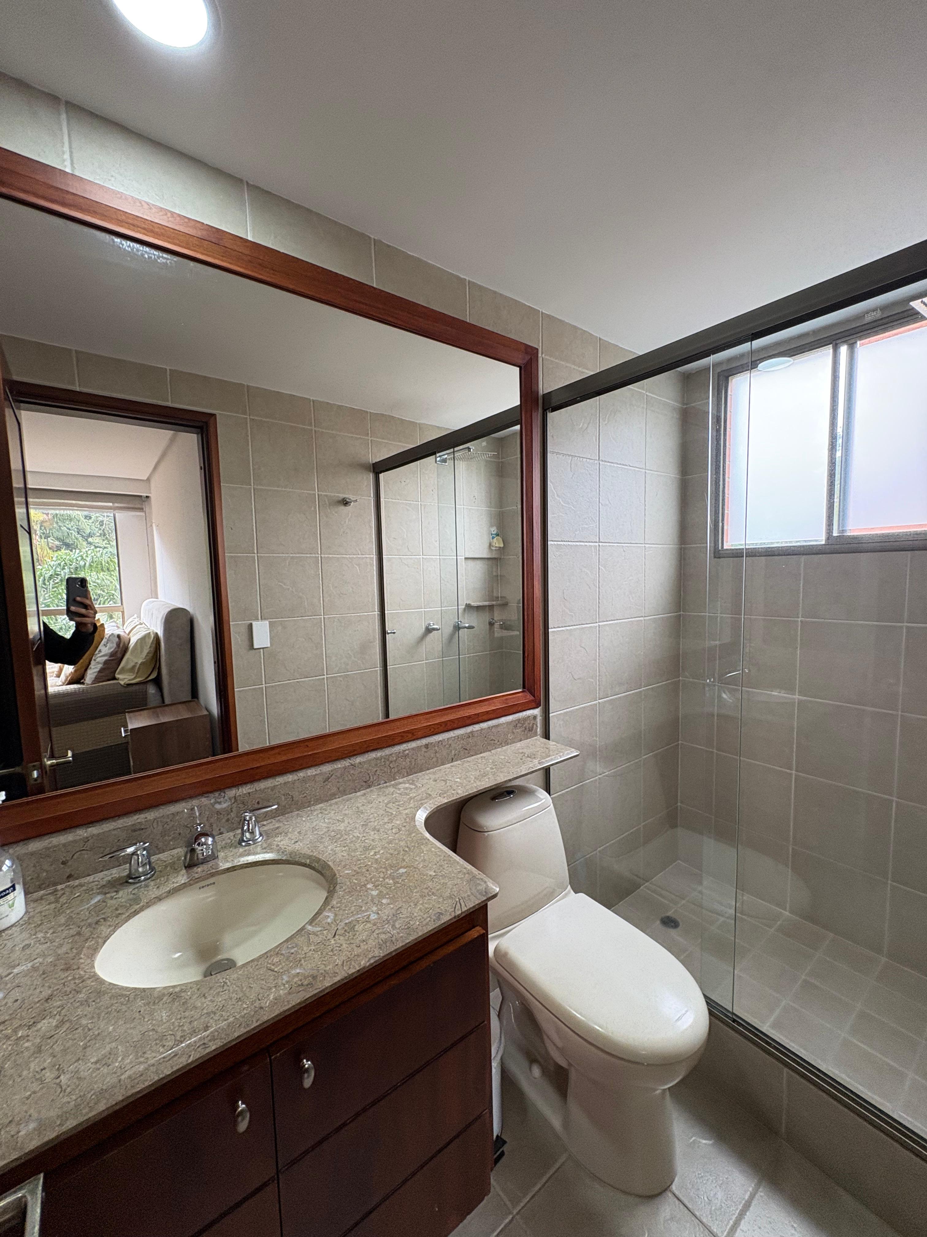ARRIENDO APARTAMENTO POBLADO CALERA, AMOBLADO Y DESOCUPADO