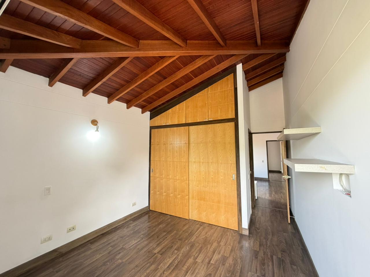 ARRIENDO CASA - ENVIGADO SECTOR INTERMEDIA