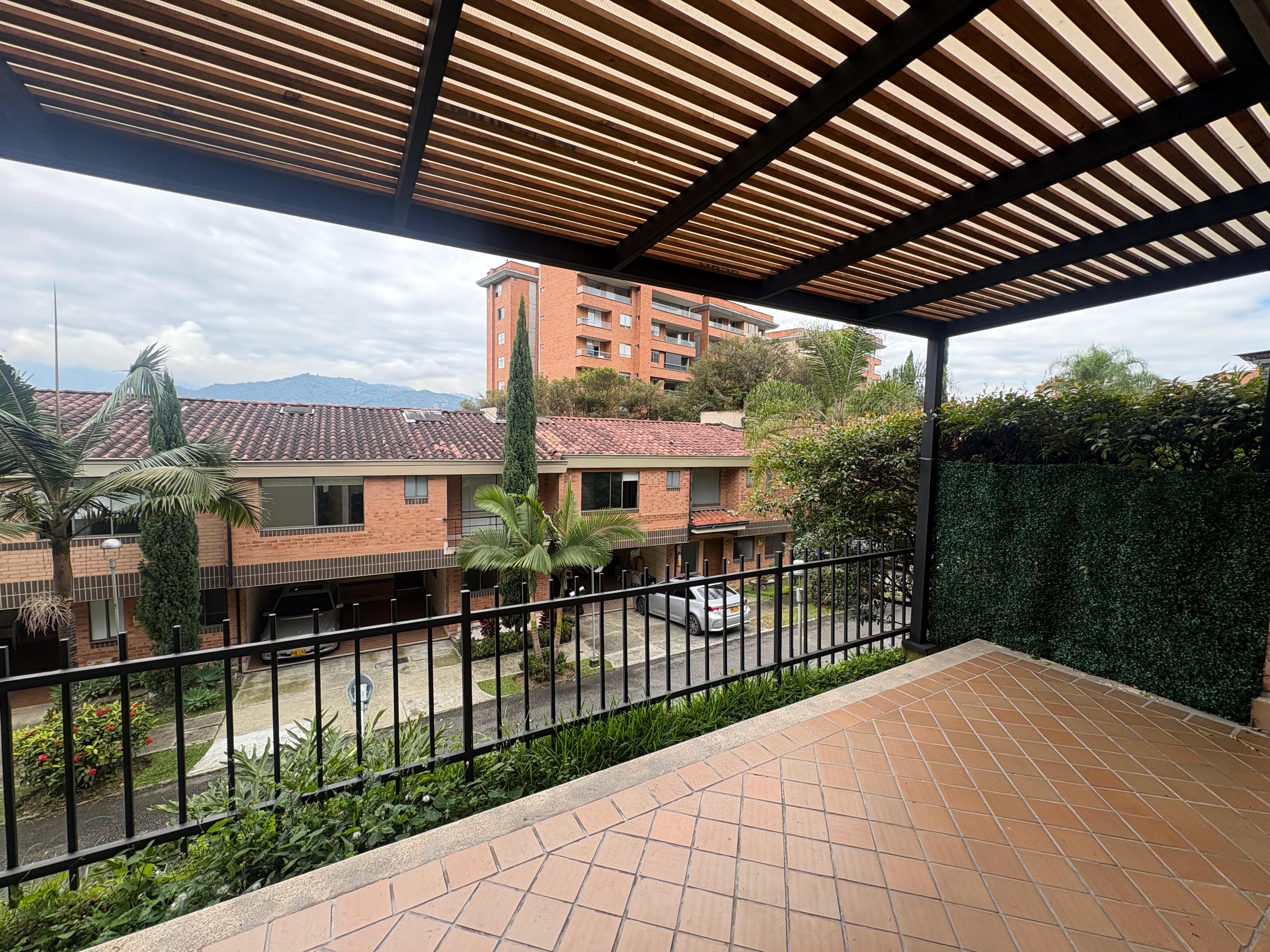 ARRIENDO CASA ENVIGADO BENEDICTINOS