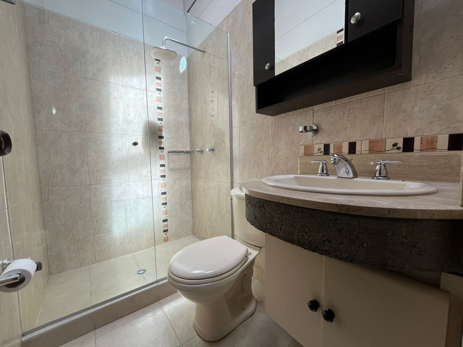 ARRIENDO CASA ENVIGADO BRUJAS