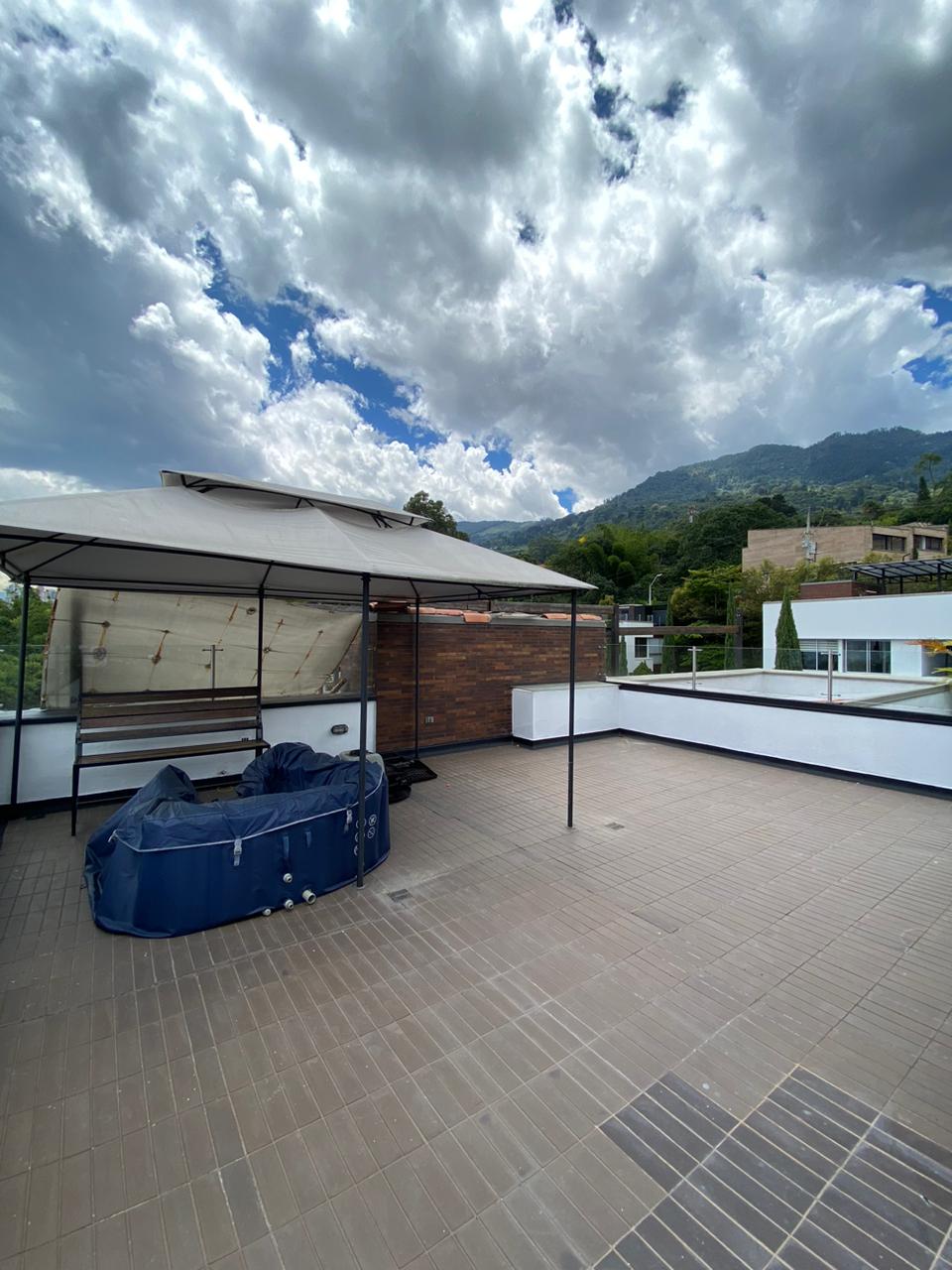 ARRIENDO CASA - ENVIGADO LOMA DEL CHOCHO