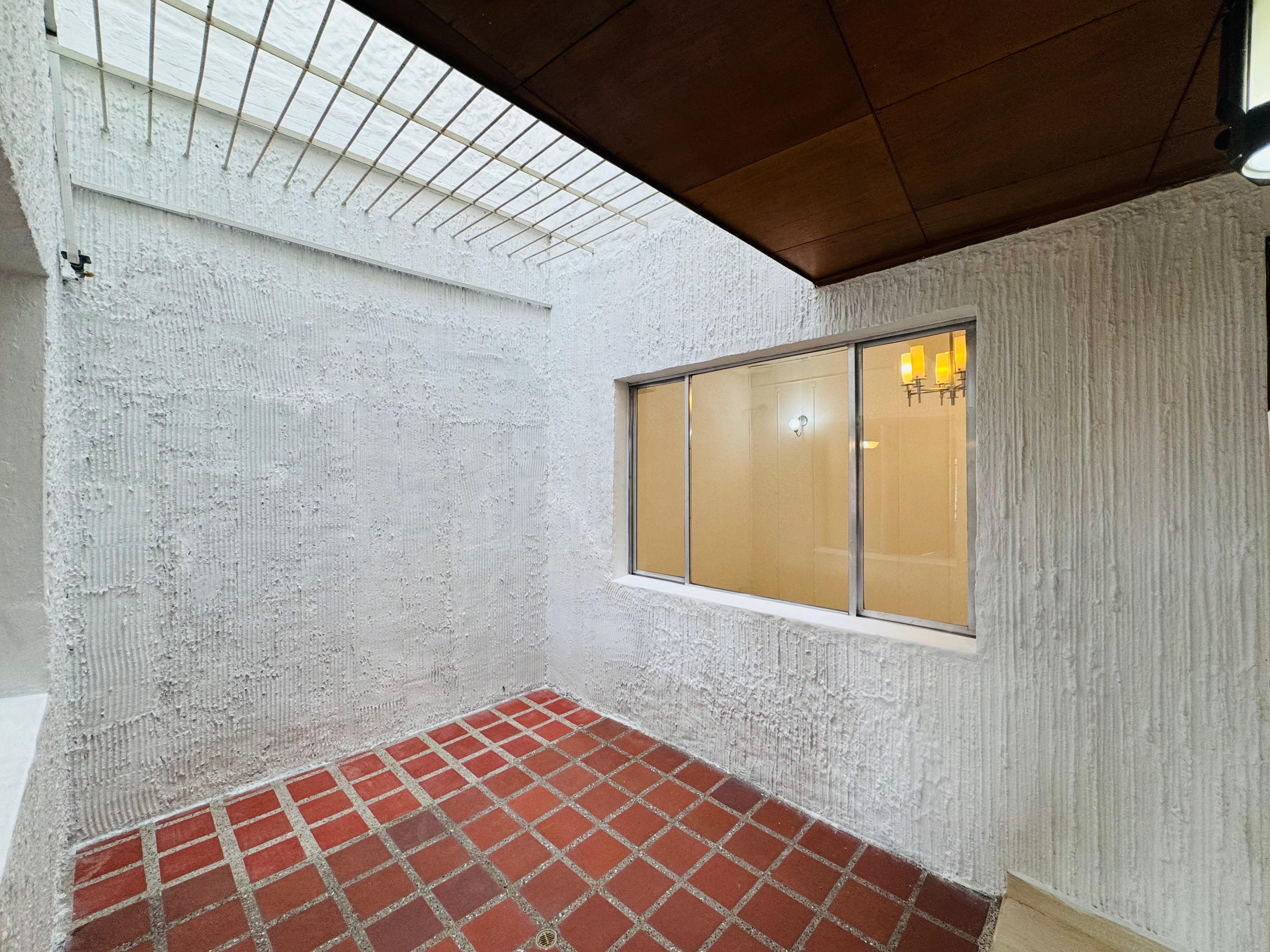 ARRIENDO CASA PARA VIVIENDA O COMERCIAL - FLORIA NUEVA