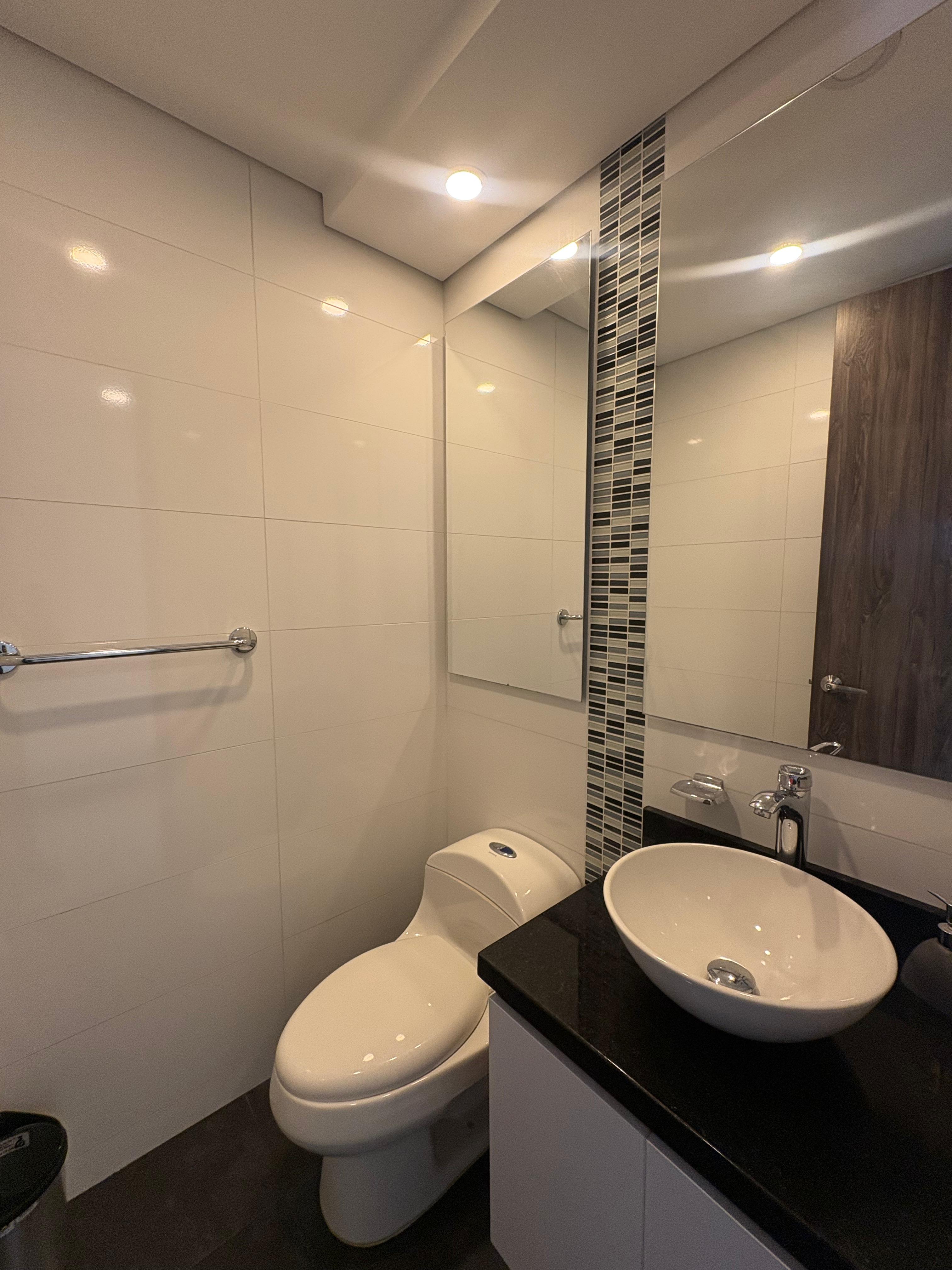 ARRIENDO APARTAMENTO AMOBLADO, POBLADO LOMA LOS PARRA
