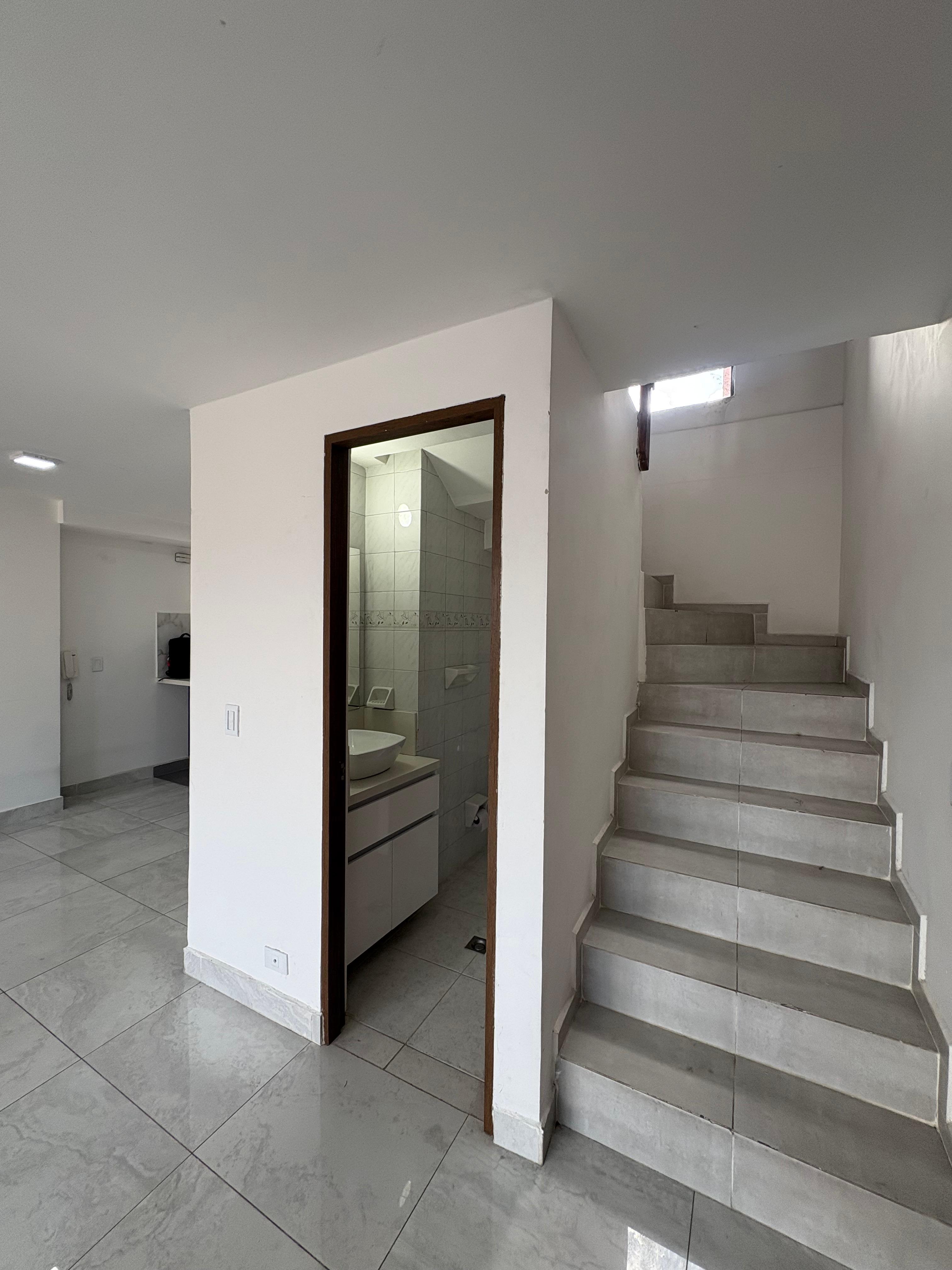 ARRIENDO APARTAMENTO, LAURELES PRIMER PARQUE