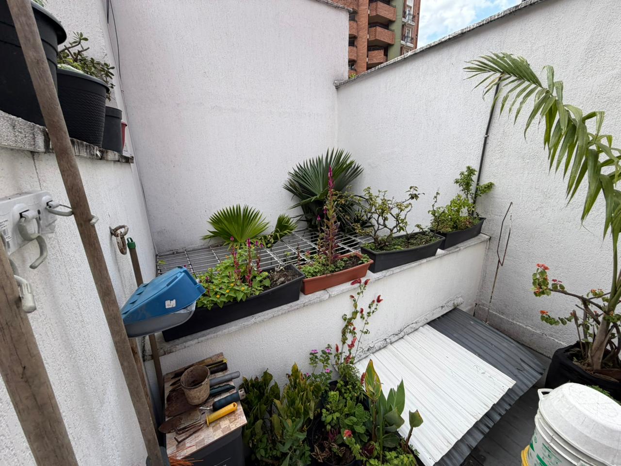 ARRIENDO CASA AMOBLADA O DESOCUPADA - LAURELES