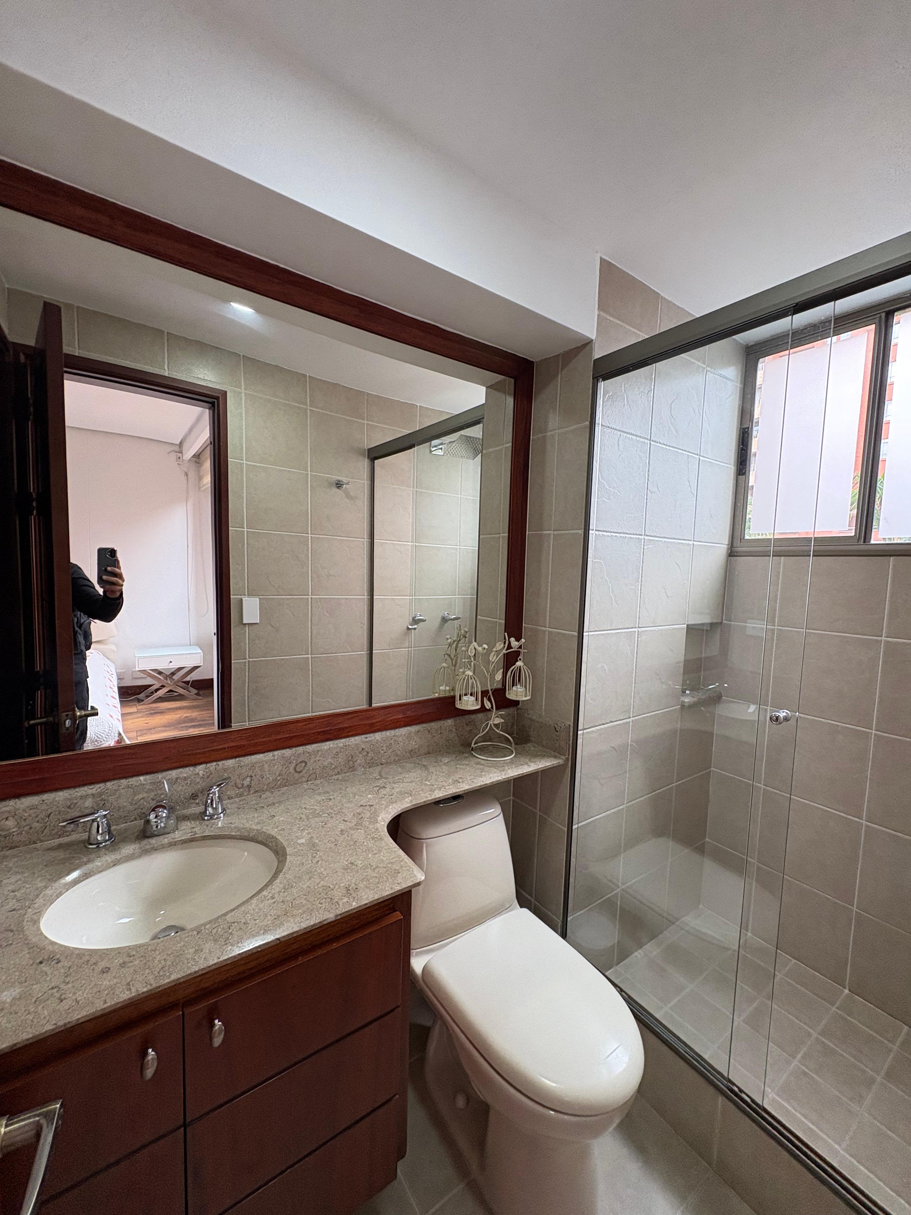 ARRIENDO APARTAMENTO POBLADO CALERA, AMOBLADO Y DESOCUPADO