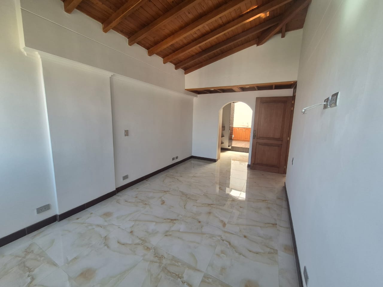 ARRIENDO APARTAMENTO DUPLEX POBLADO PALMAS