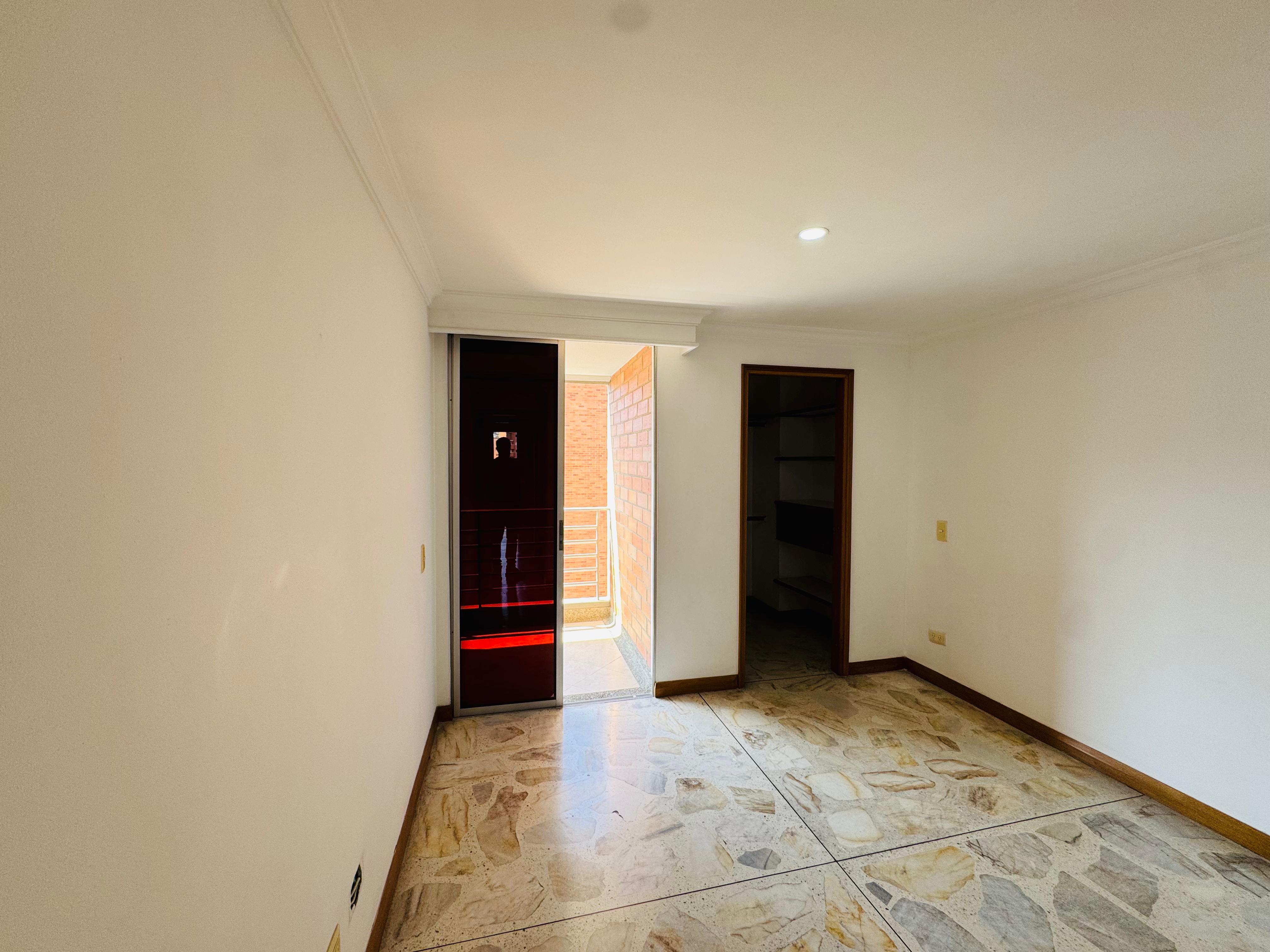 ARRIENDO APARTAMENTO - LAURELES