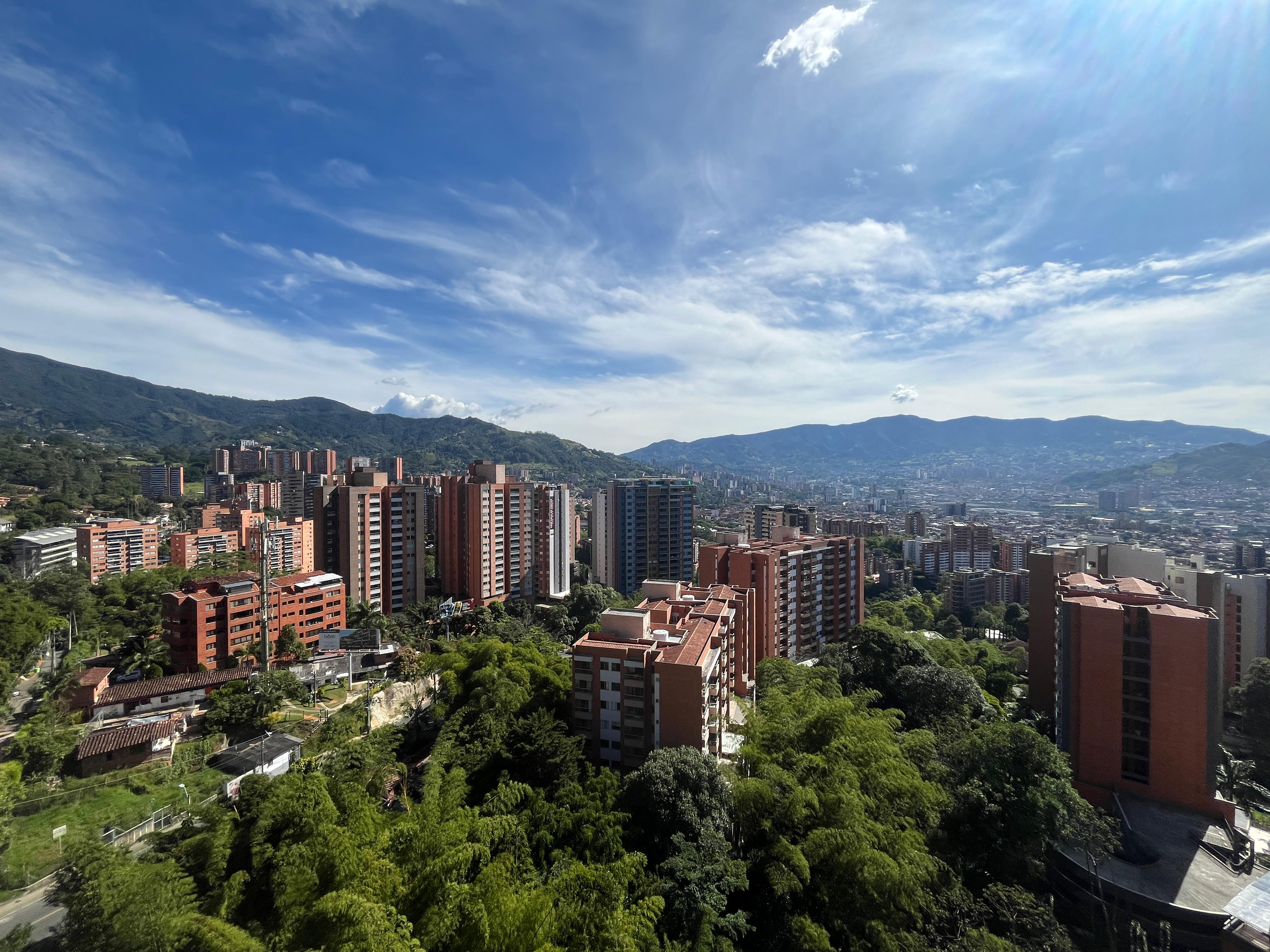 ARRIENDO APARTAMENTO - ENVIGADO ESMERALDAL