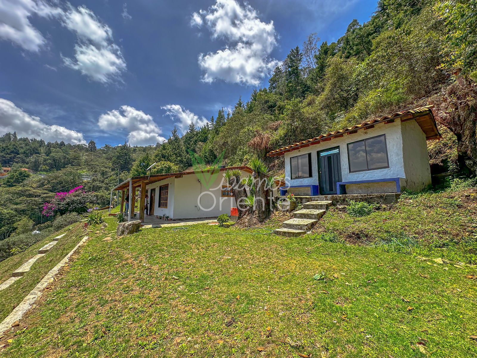 ARRIENDO CASA CAMPESTRE - SANTA ELENA