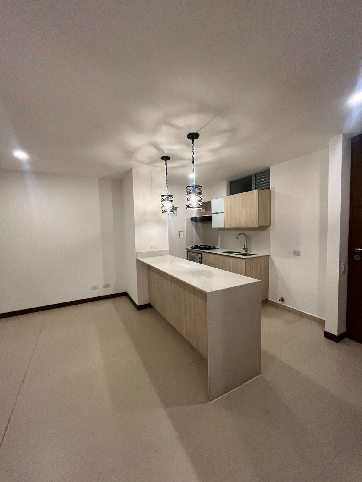 ARRIENDO APARTAMENTO - POBLADO LOS GONZALEZ