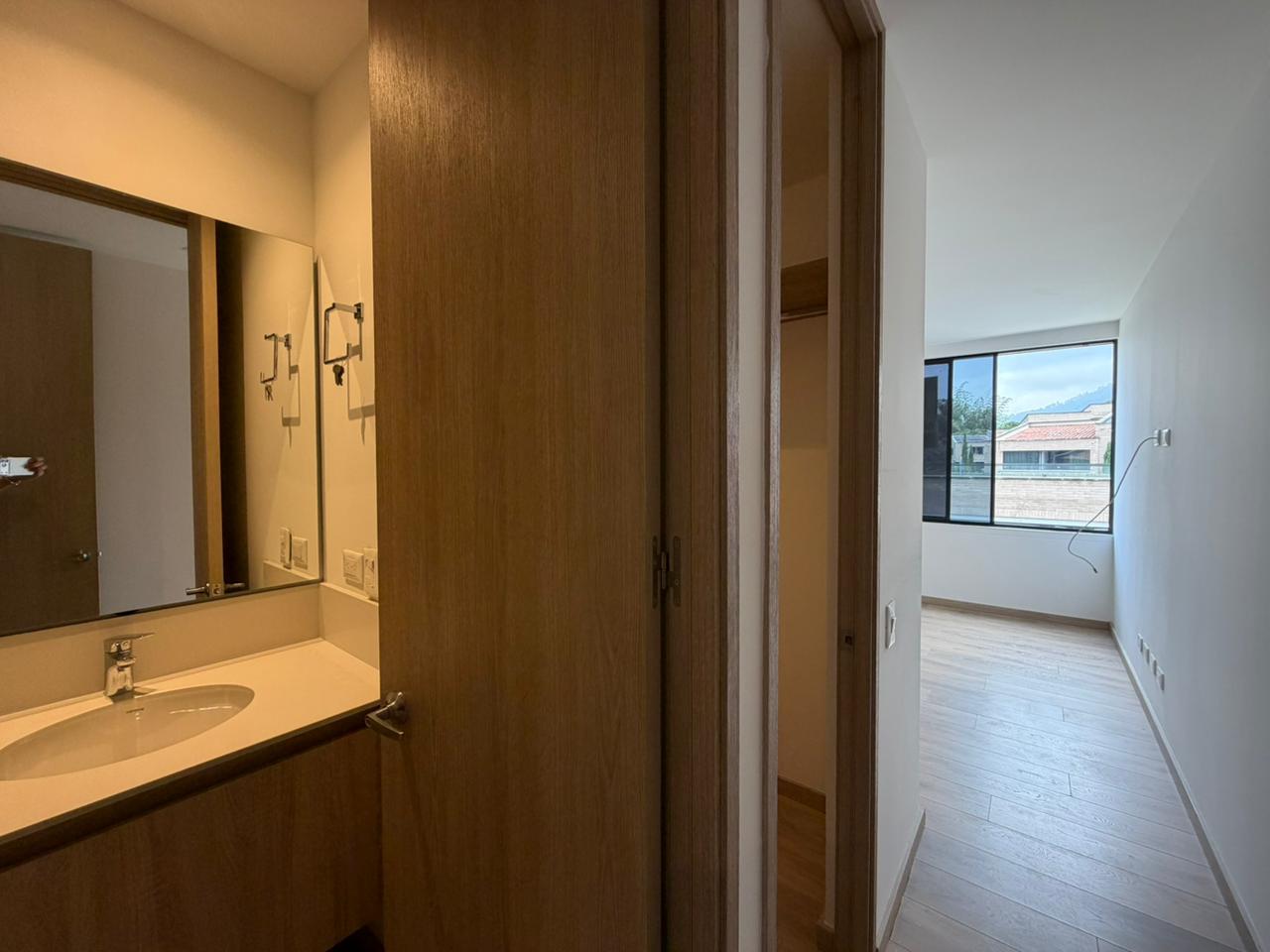 ARRIENDO CASA - ENVIGADO SECTOR INTERMEDIA