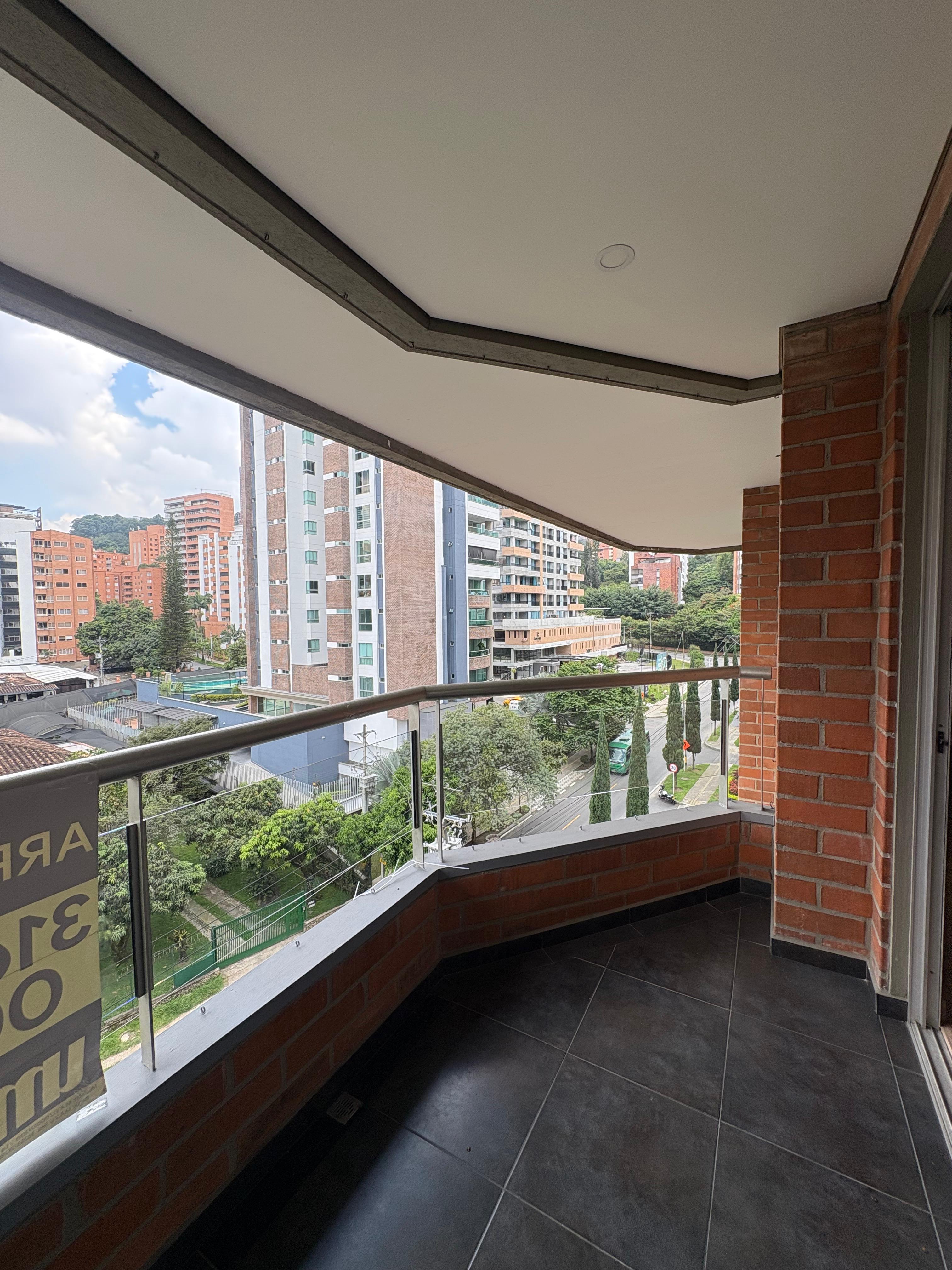 ARRIENDO APARTAMENTO  - POBLADO CASTROPOL