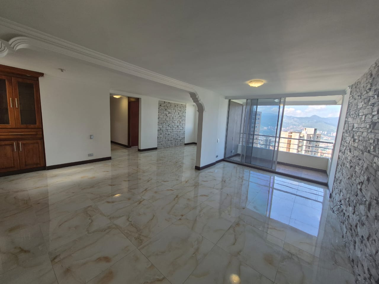 ARRIENDO APARTAMENTO DUPLEX POBLADO PALMAS