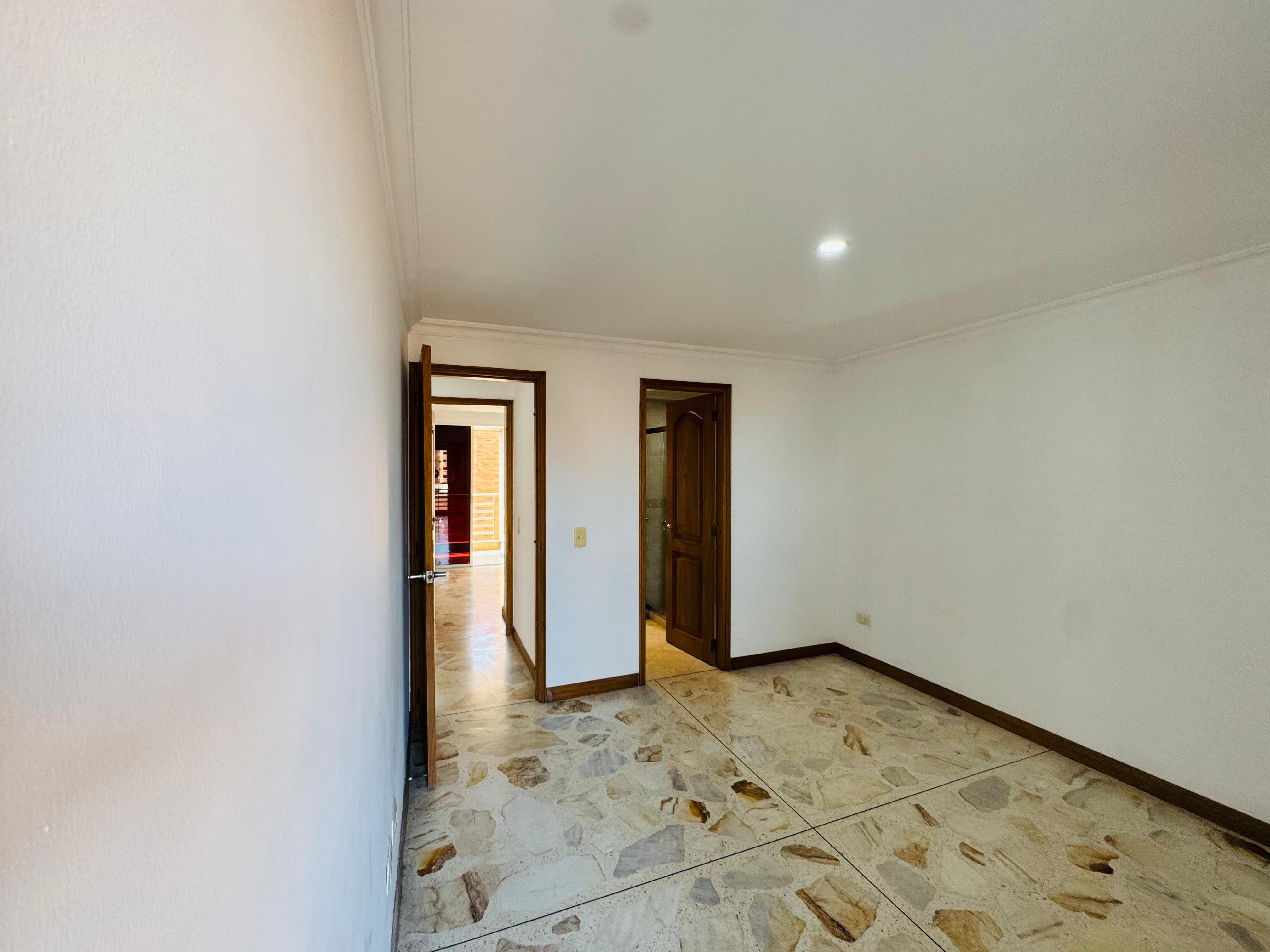 ARRIENDO APARTAMENTO - LAURELES