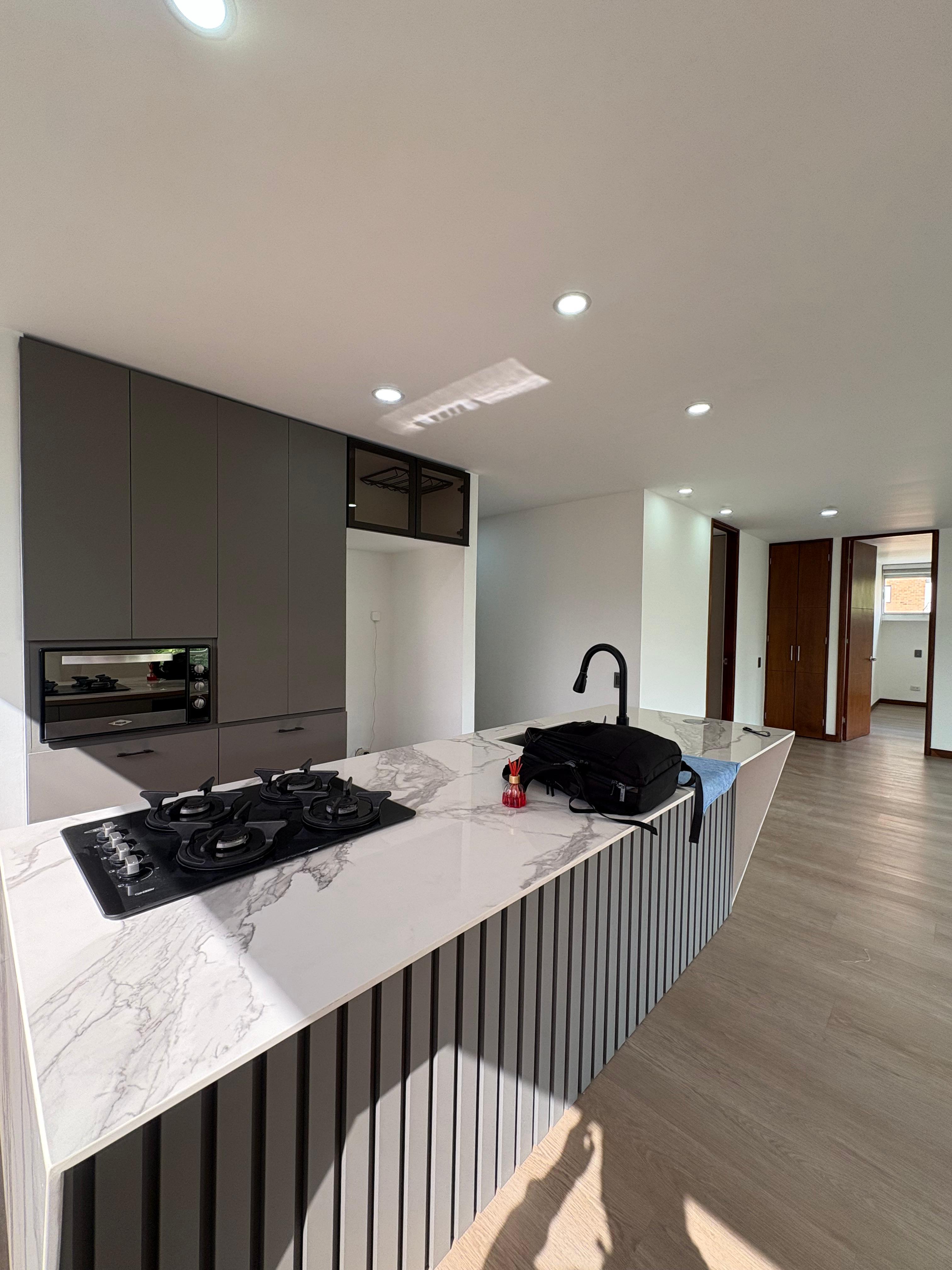 ARRIENDO APARTAMENTO, POBLADO SANTA MARIA DE LOS ANGELES