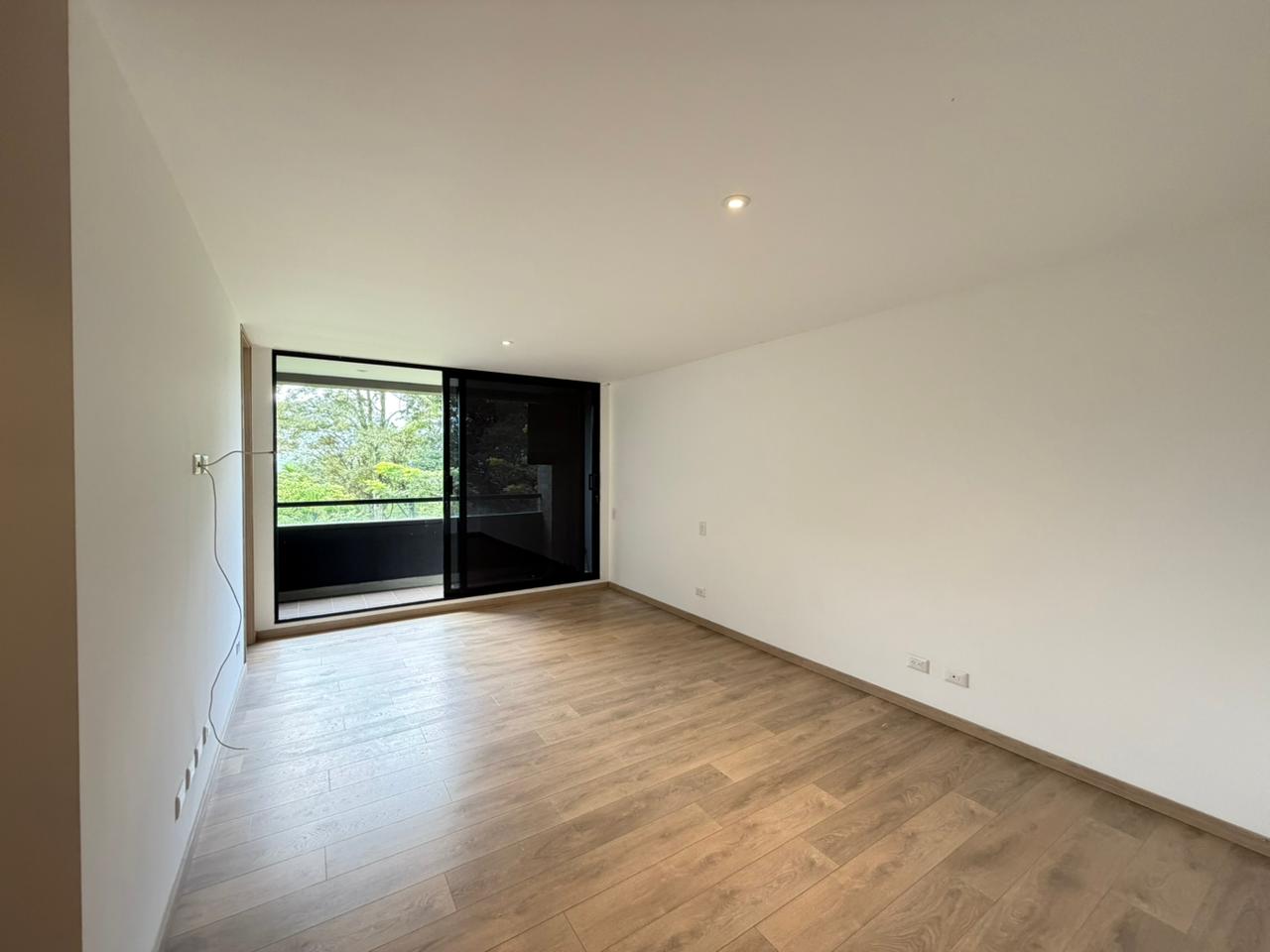 ARRIENDO CASA - ENVIGADO SECTOR INTERMEDIA