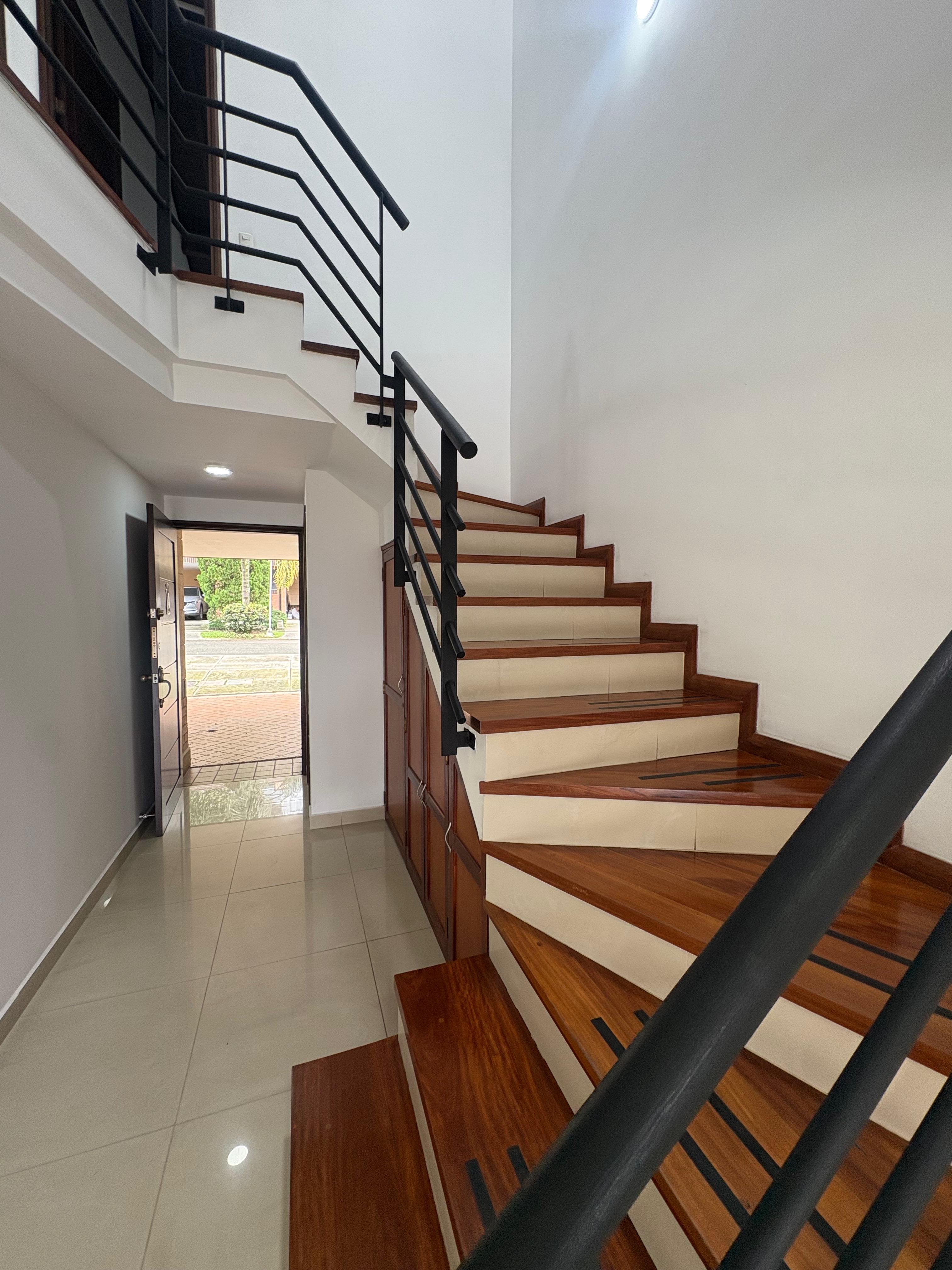 ARRIENDO CASA ENVIGADO BENEDICTINOS