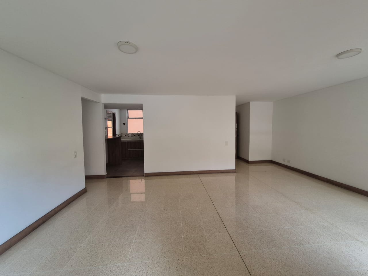 ARRIENDO APARTAMENTO, POBLADO FRONTERA