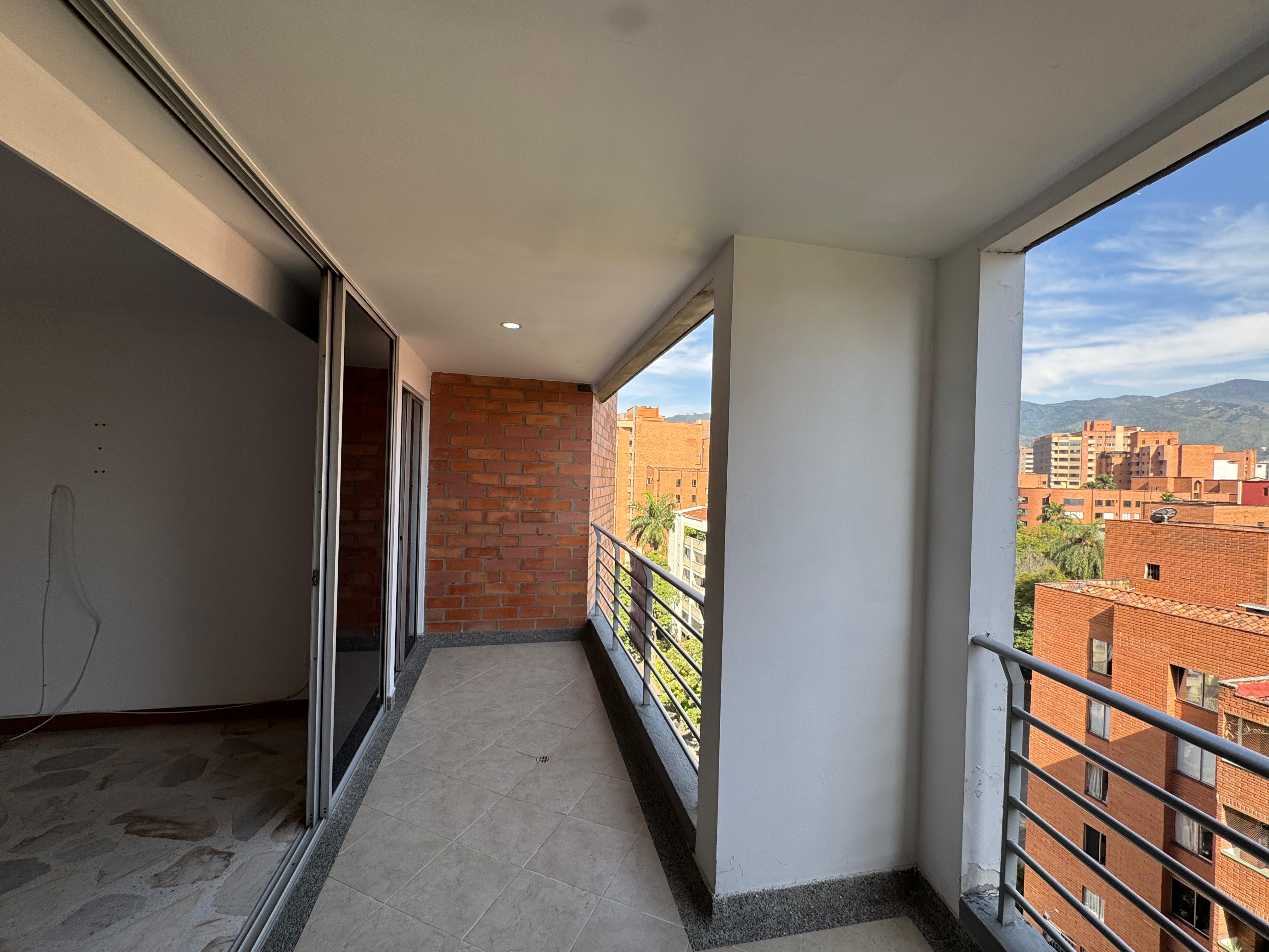 ARRIENDO APARTAMENTO - LAURELES