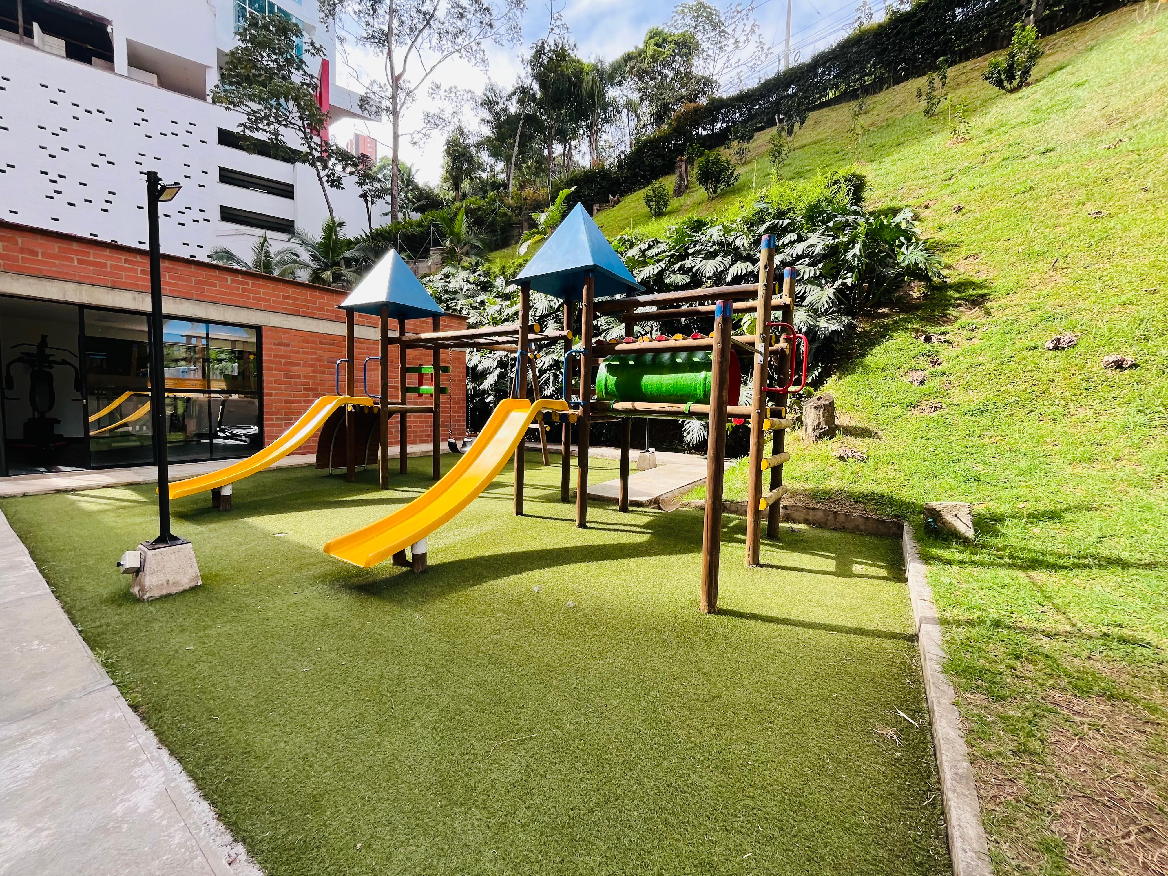 ARRIENDO APARTAMENTO - SABANETA LAS LOMITAS