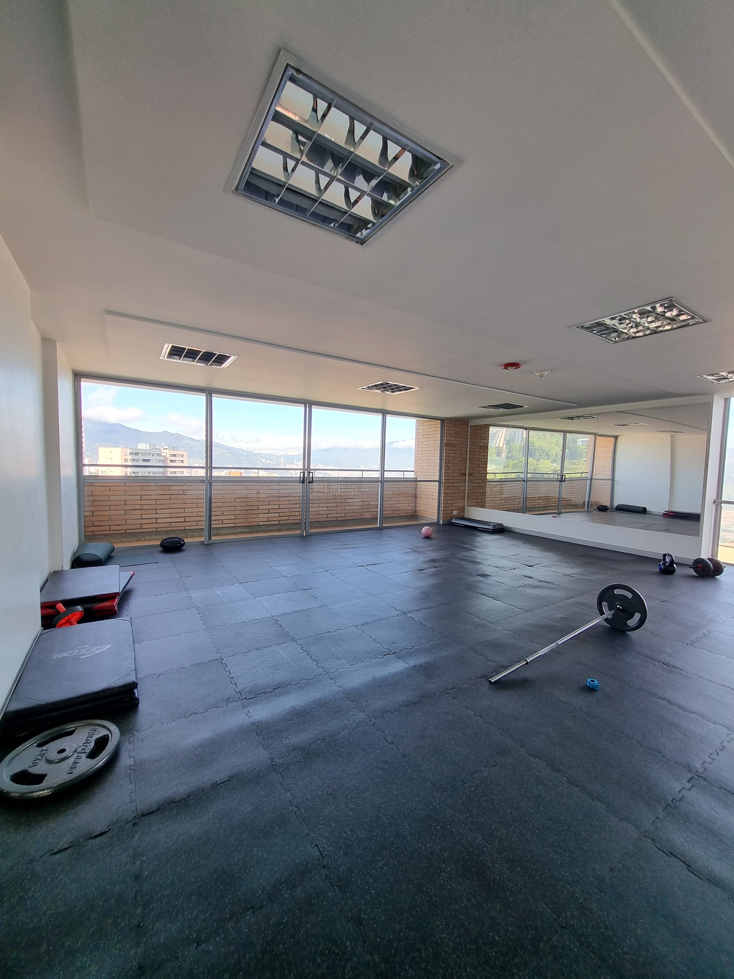 ARRIENDO APARTAMENTO - POBLADO LOS GONZALEZ