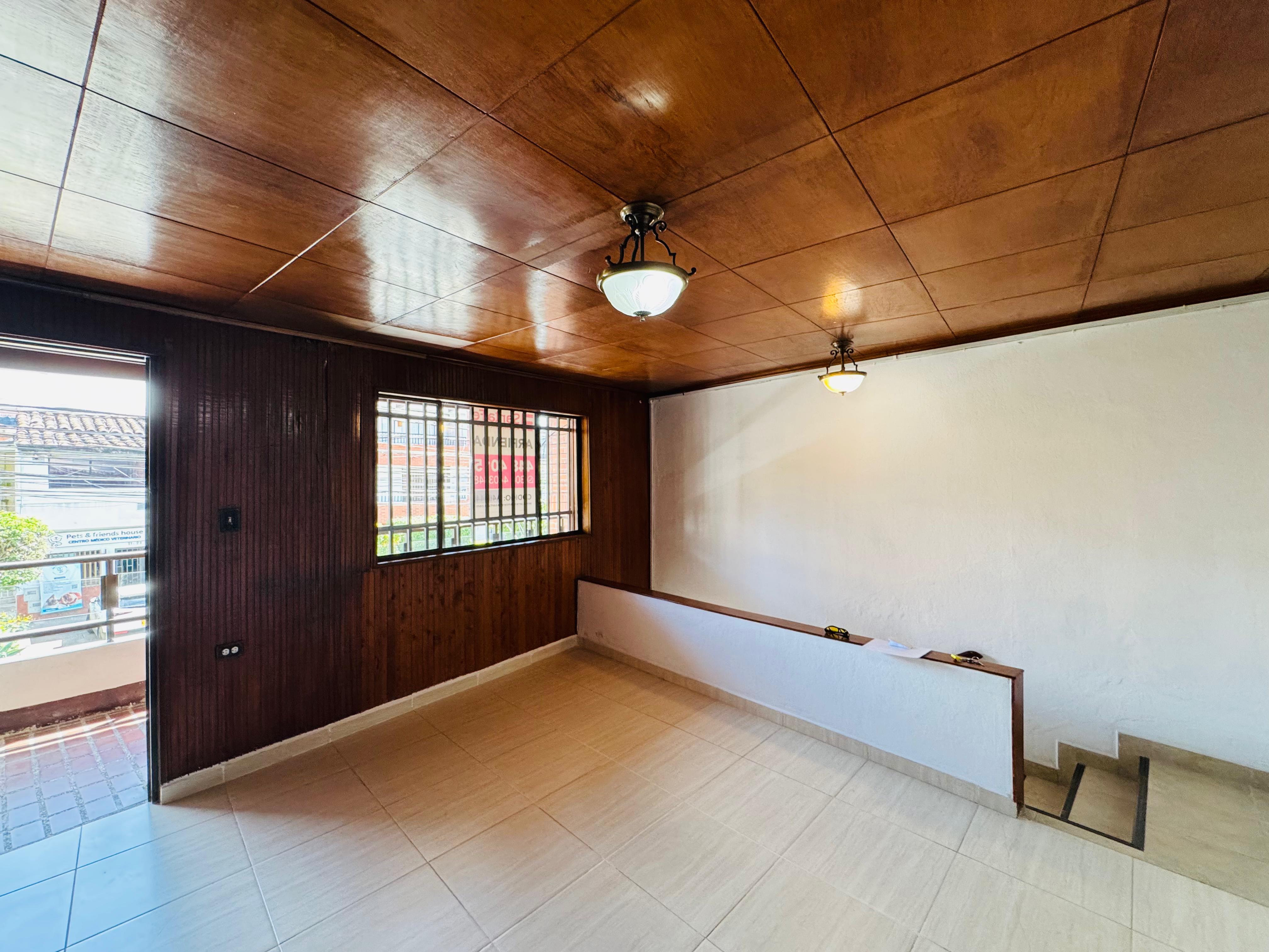 ARRIENDO CASA PARA VIVIENDA O COMERCIAL - FLORIA NUEVA