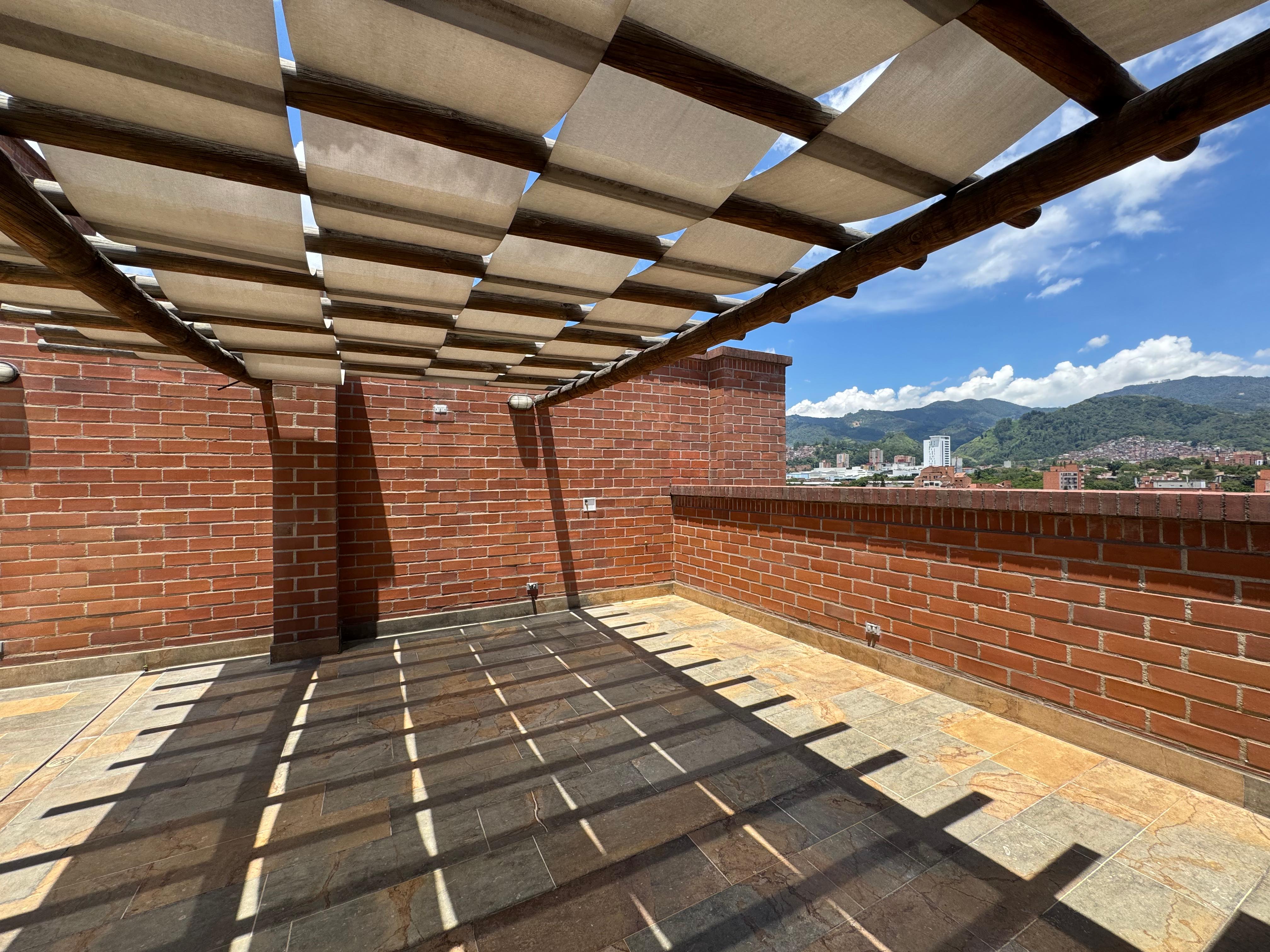 ARRIENDO PENTHOUSE DÚPLEX - LAURELES