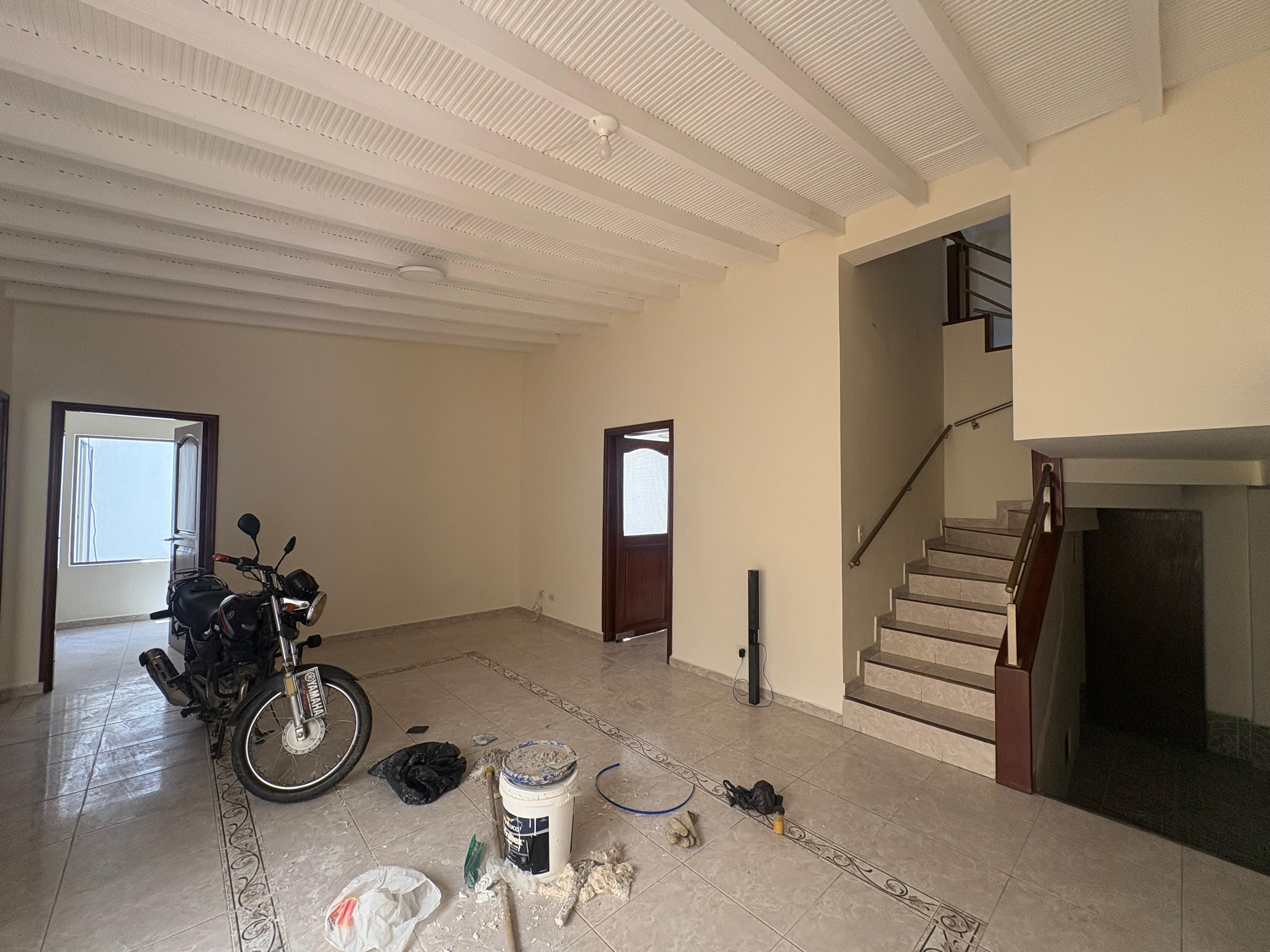 ARRIENDO CASA CASTELLANA