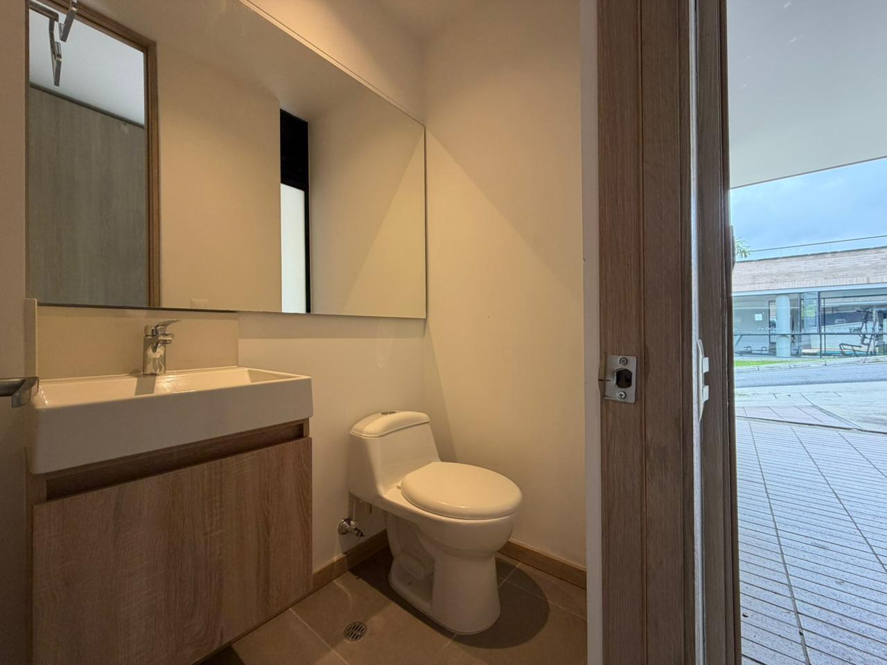 ARRIENDO CASA - ENVIGADO SECTOR INTERMEDIA