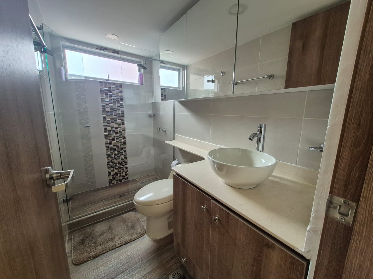 ARRIENDO APARTAMENTO, POBLADO FRONTERA