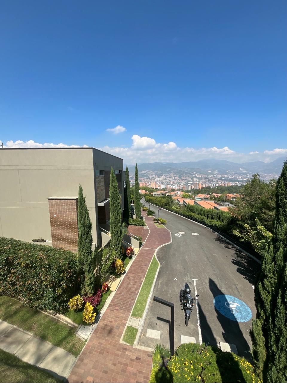 ARRIENDO CASA - ENVIGADO