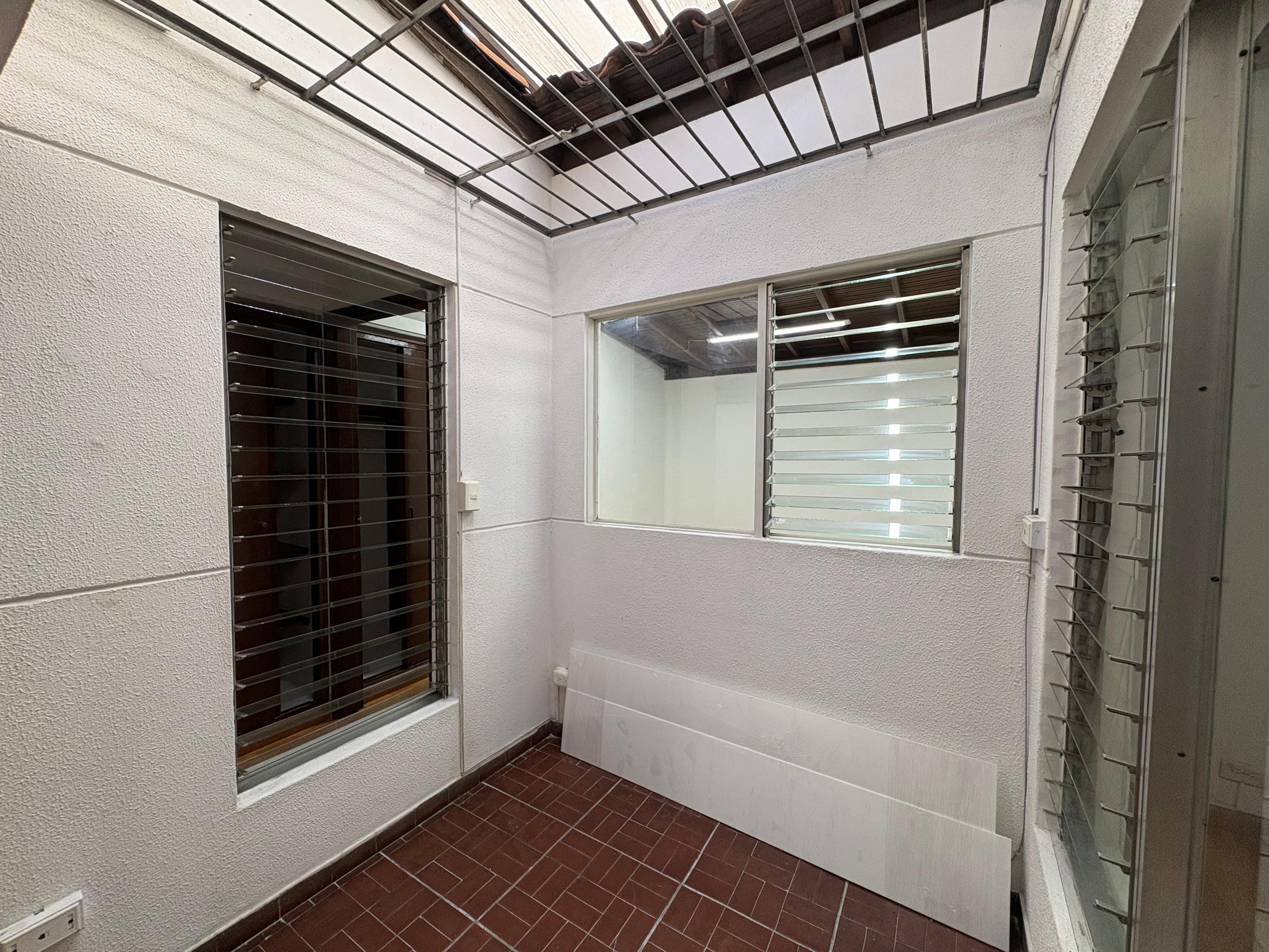 ARRIENDO CASA, COMERCIAL BELEN NOGAL