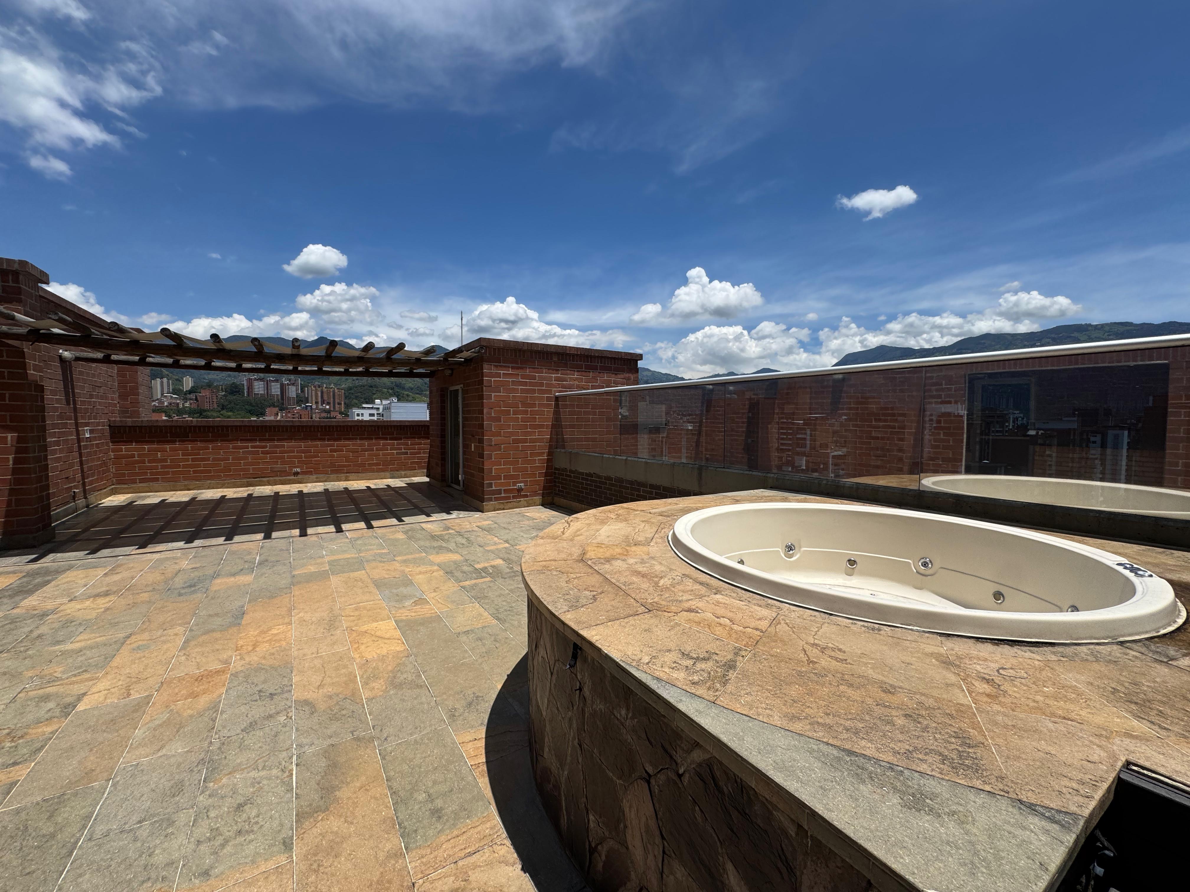 ARRIENDO PENTHOUSE DÚPLEX - LAURELES
