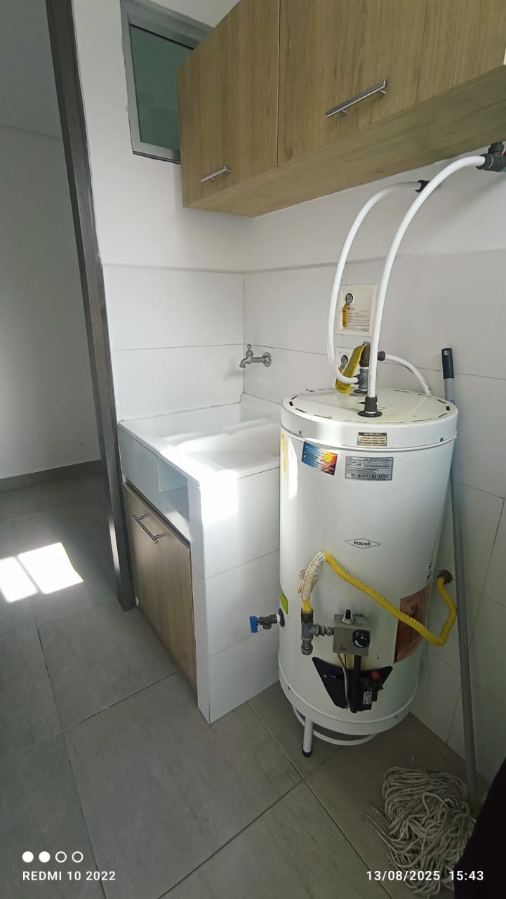 ARRIENDO APARTAMENTO - POBLADO LOMA DE LOS PARRA