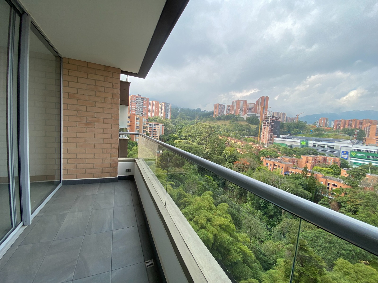 ARRIENDO APARTAMENTO - ENVIGADO LOMA DEL CHOCHO