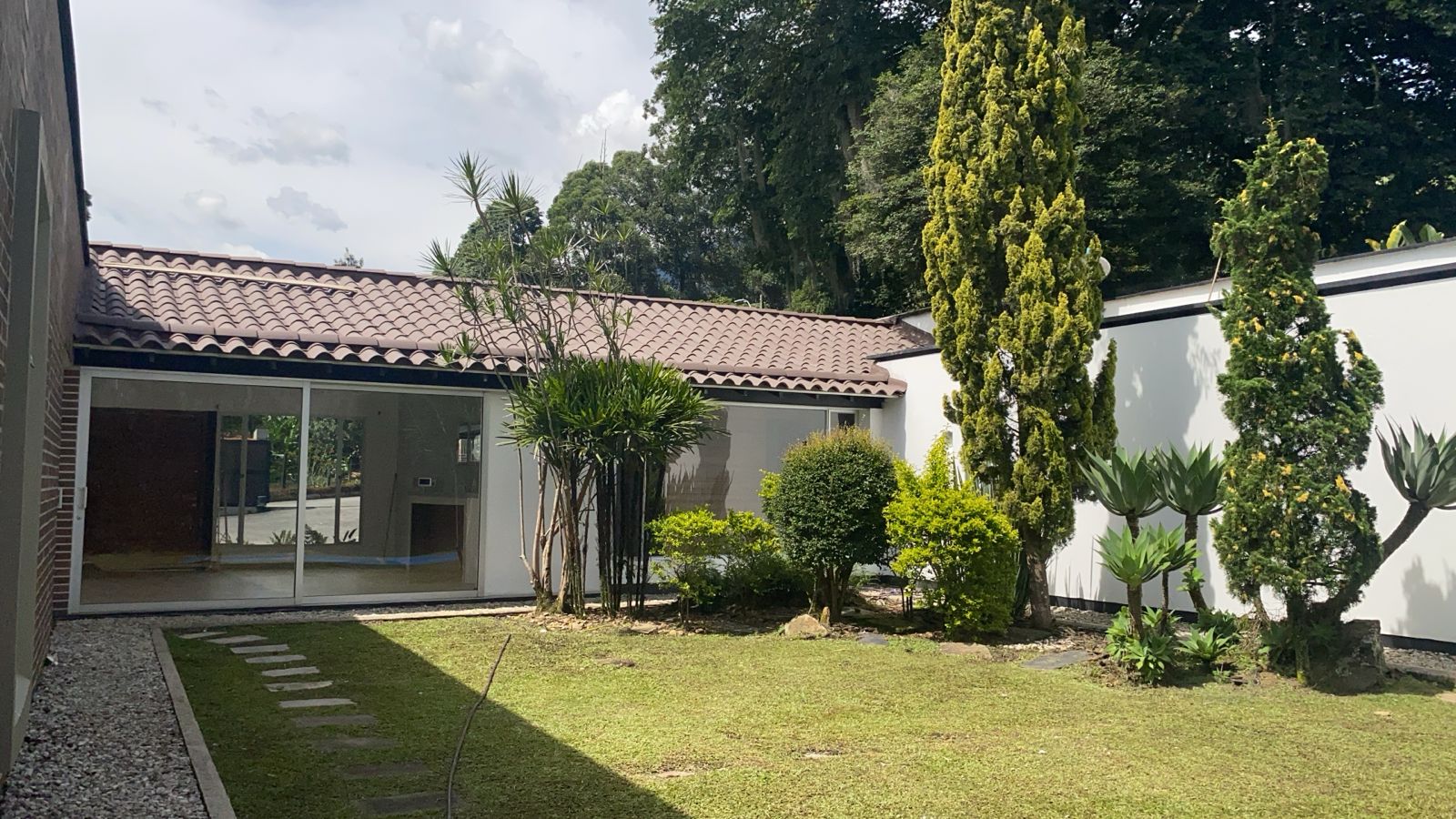 ARRIENDO CASA - ENVIGADO ESCOBERO