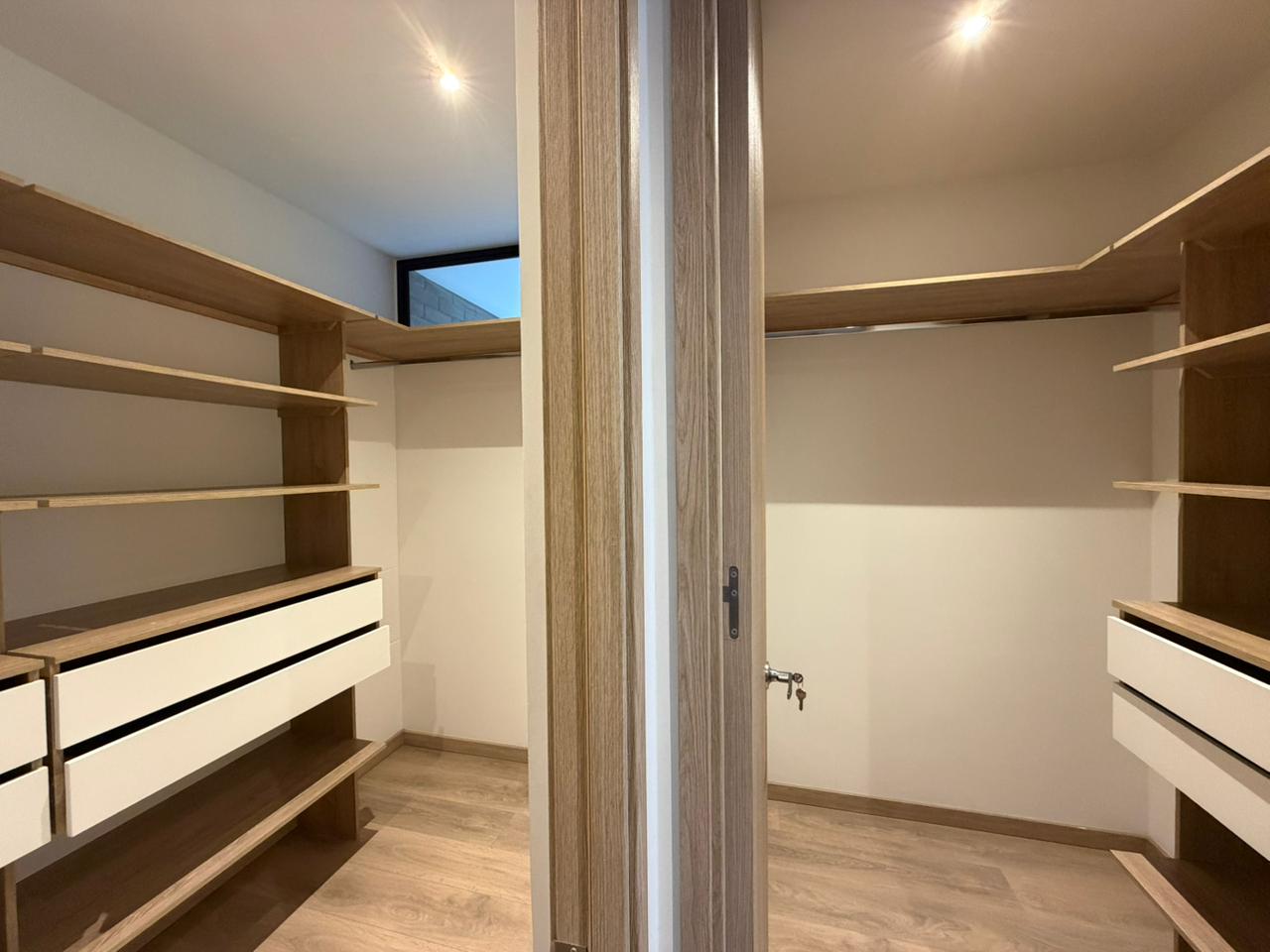 ARRIENDO CASA - ENVIGADO SECTOR INTERMEDIA