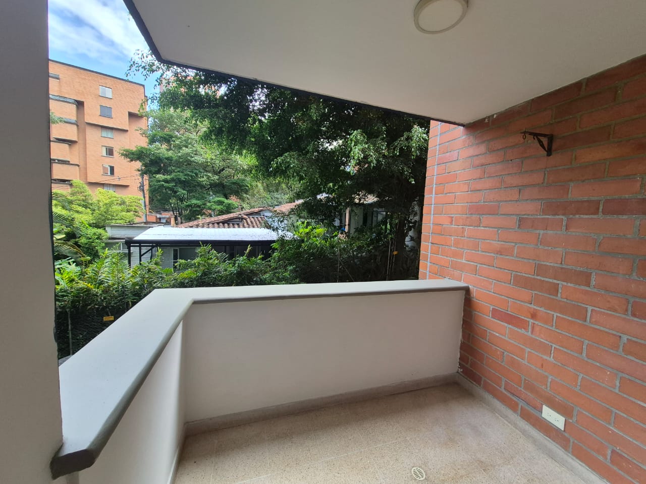 ARRIENDO APARTAMENTO, POBLADO FRONTERA
