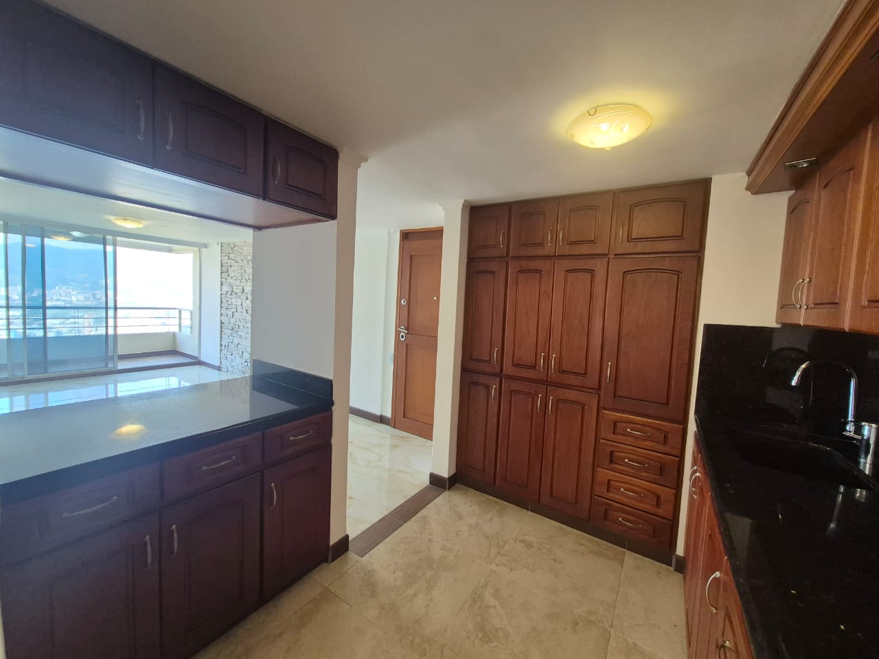 ARRIENDO APARTAMENTO DUPLEX POBLADO PALMAS