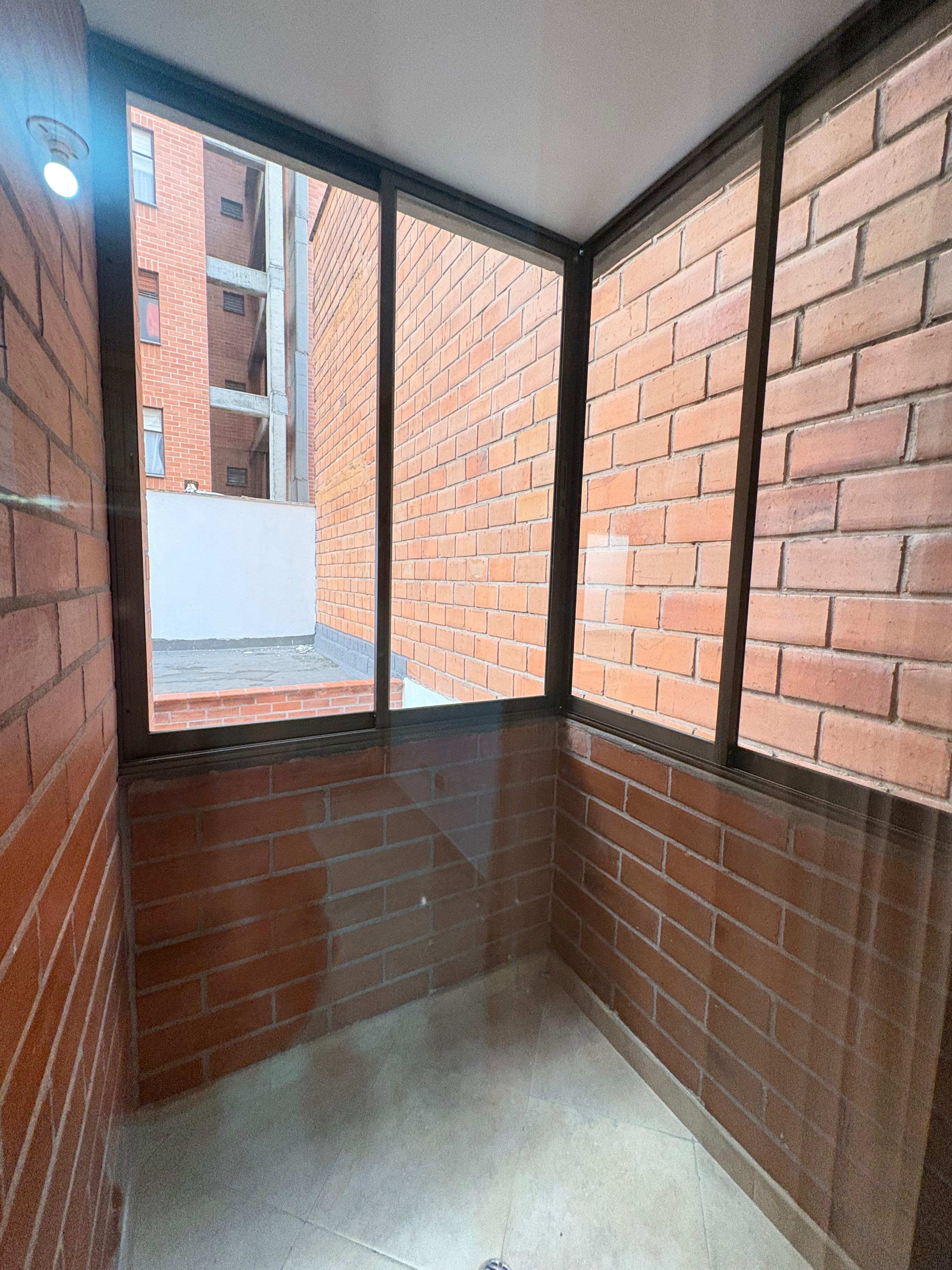 ARRIENDO APARTAMENTO, CONQUISTADORES