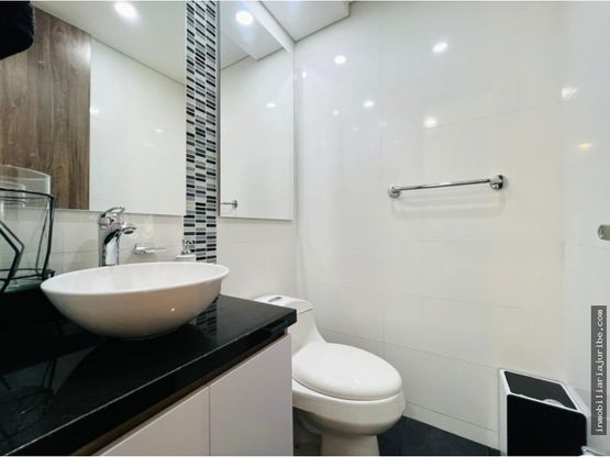 APARTAMENTO EN ARRIENDO - POBLADO LOMA LOS PARRA