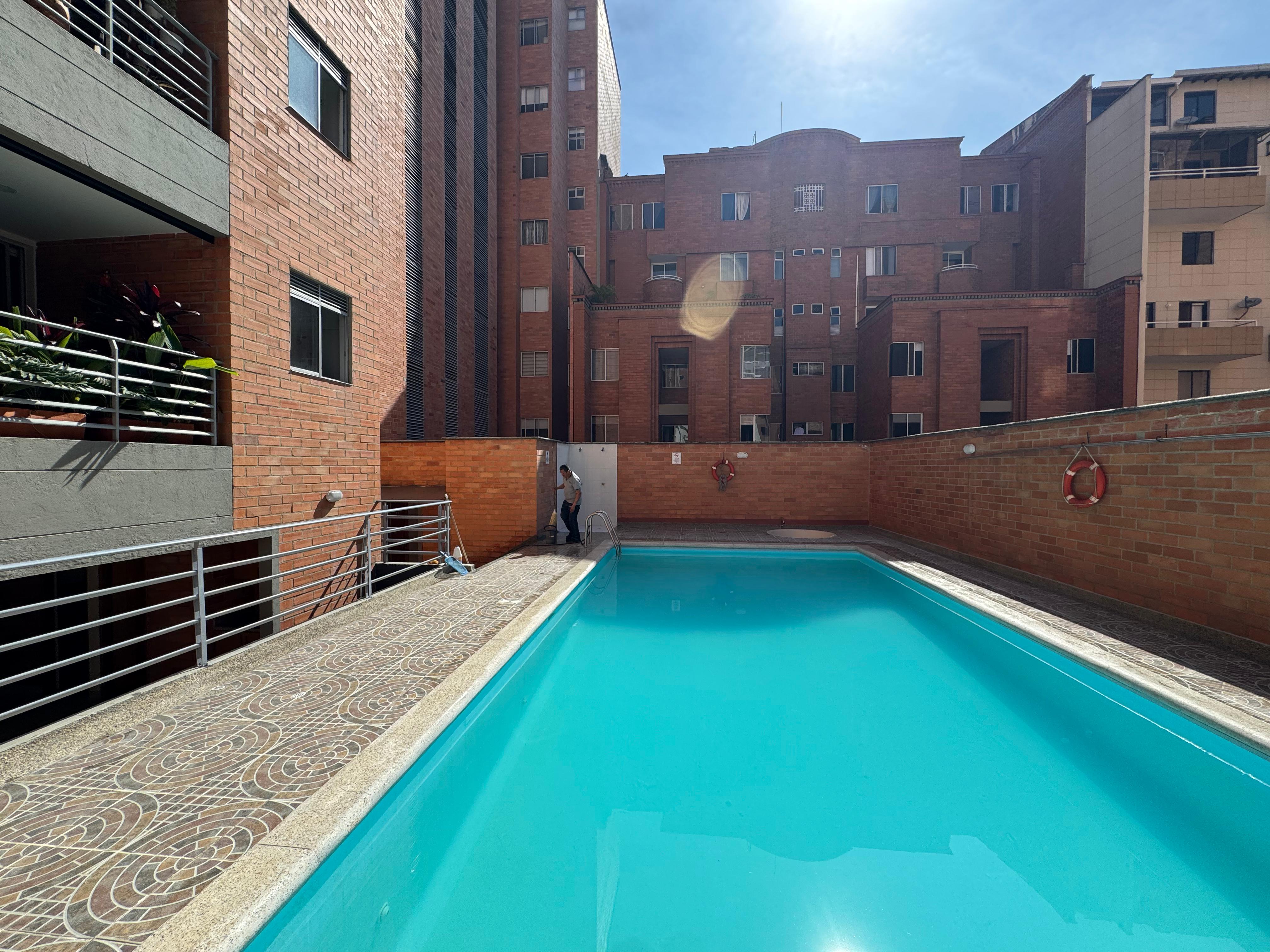 ARRIENDO APARTAMENTO - LAURELES