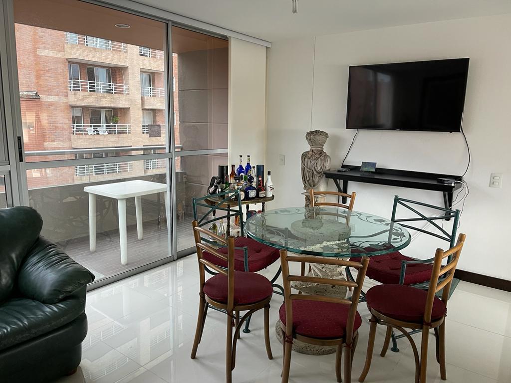 ARRIENDO APARTAMENTO AMOBLADO, LAURELES