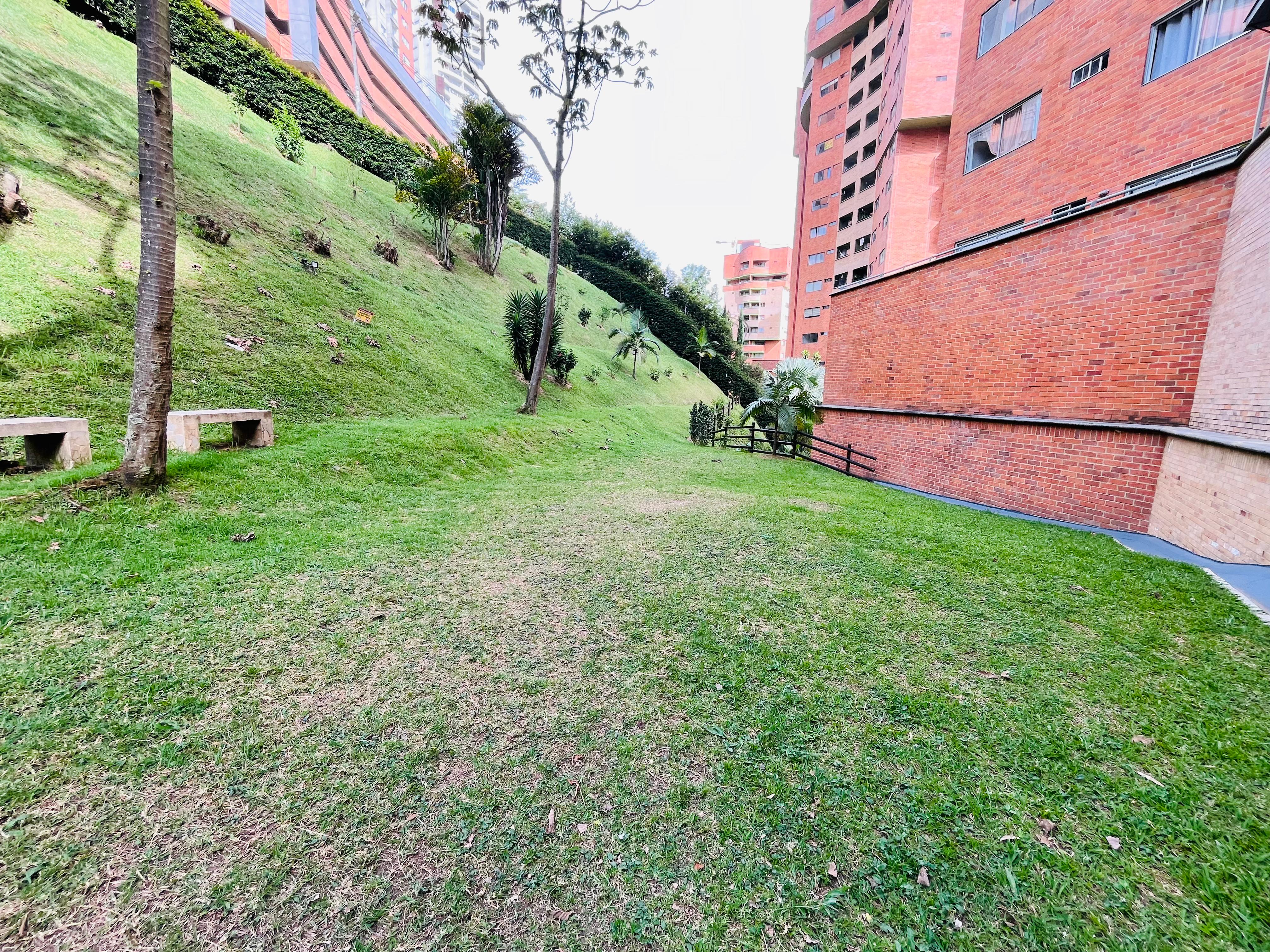 ARRIENDO APARTAMENTO - SABANETA LAS LOMITAS