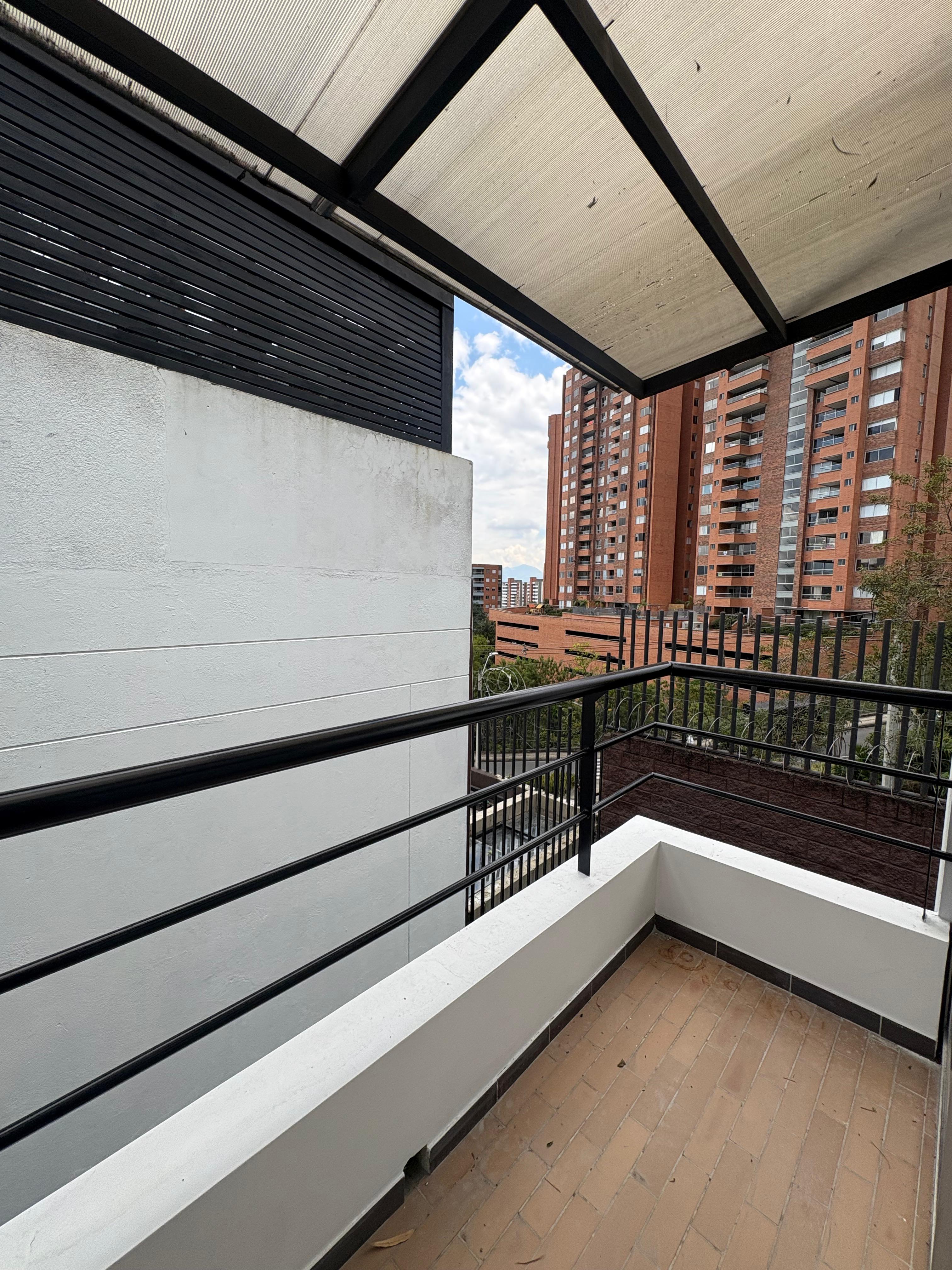 ARRIENDO CASA, ENVIGADO ESMERALDAL